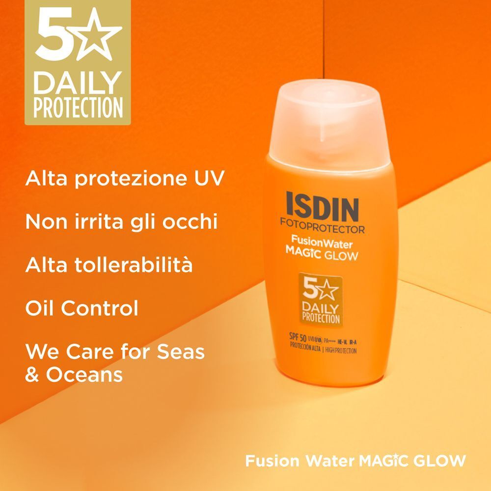 Flacone ISDIN Fotoprotector Fusion Water Magic Glow SPF50 con testo.