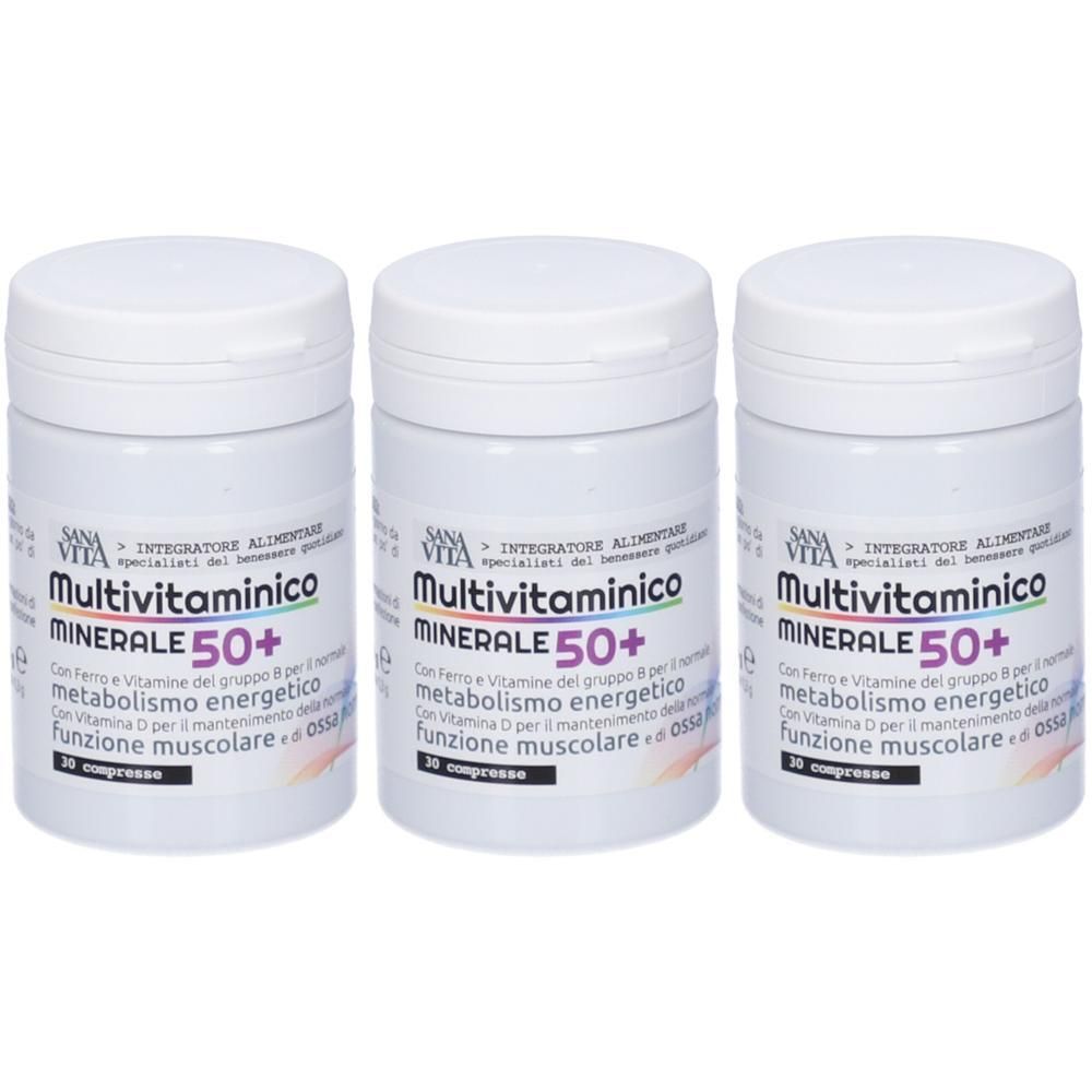 Tre contenitori di Sanavita Multivitaminico Minerale 50+. Contenitori bianchi con etichette che mostrano le informazioni sul prodotto.