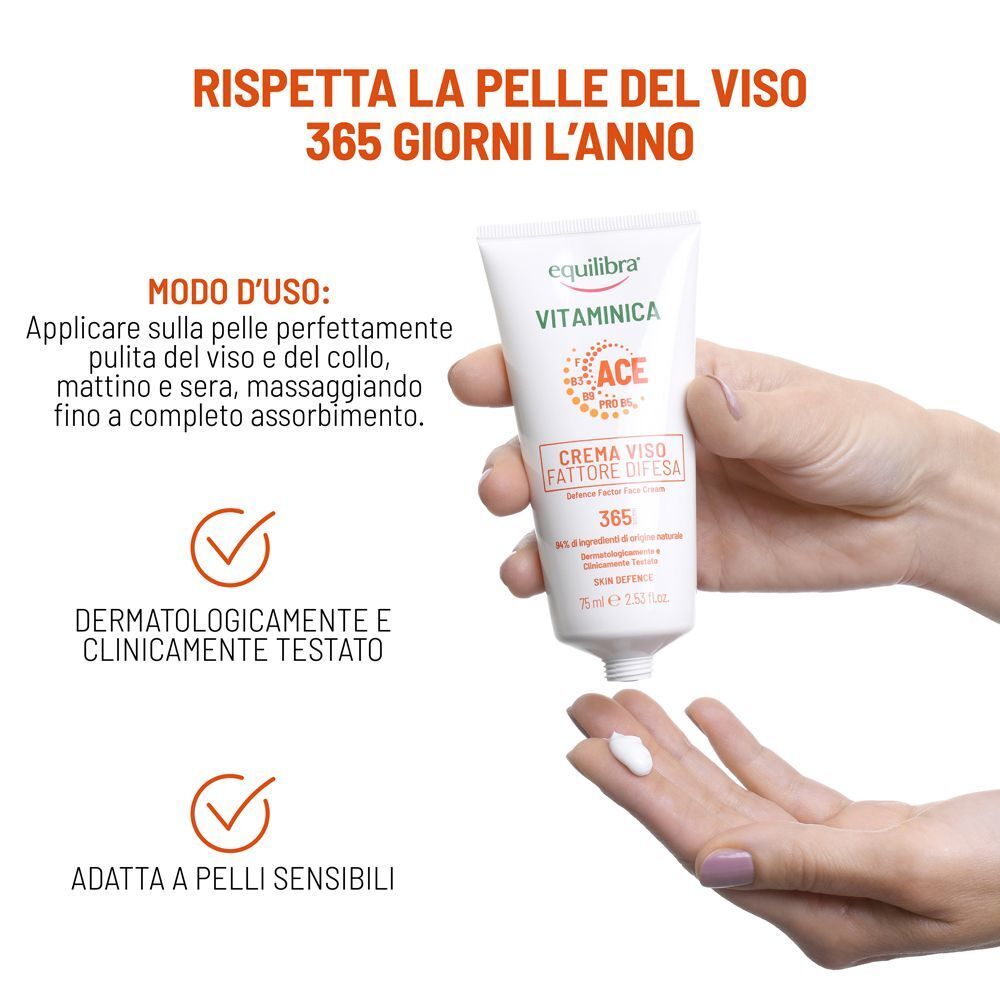 Crema viso Equilibra Vitaminica applicata sulla mano. Testata dermatologicamente.