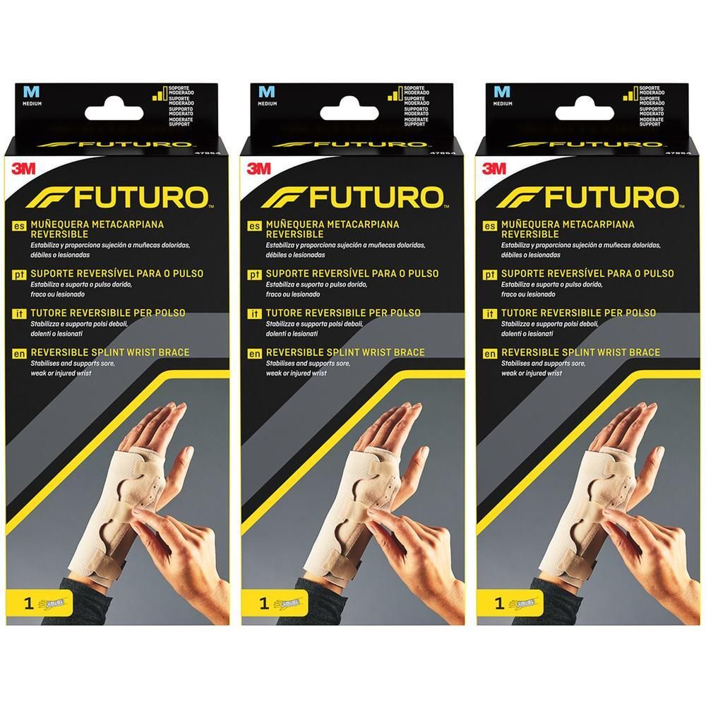 Confezione di cerotti Compeed per vesciche sul tallone, tenuta in mano.