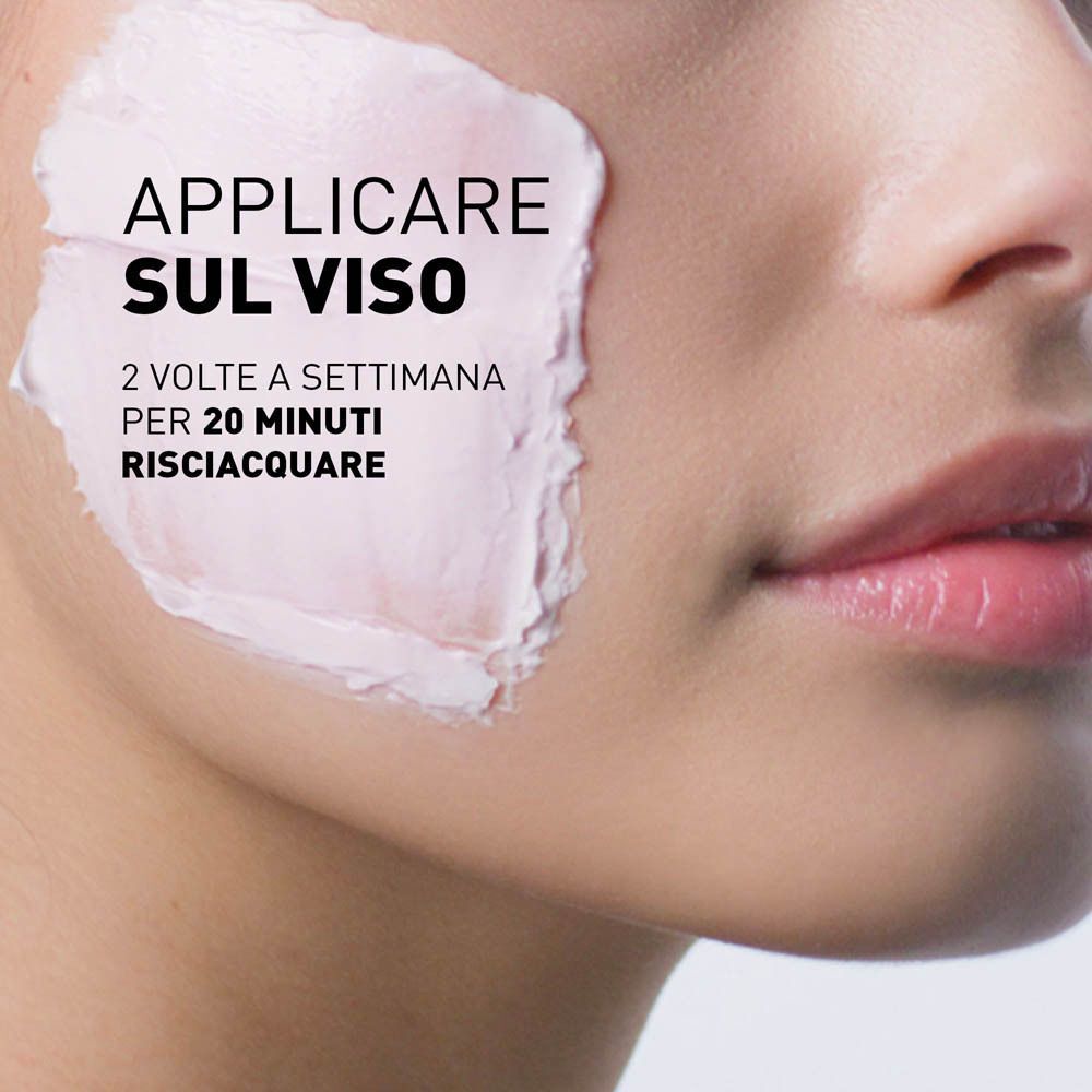 FILORGA MESO-MASK NCEF applicato sul viso di una donna.