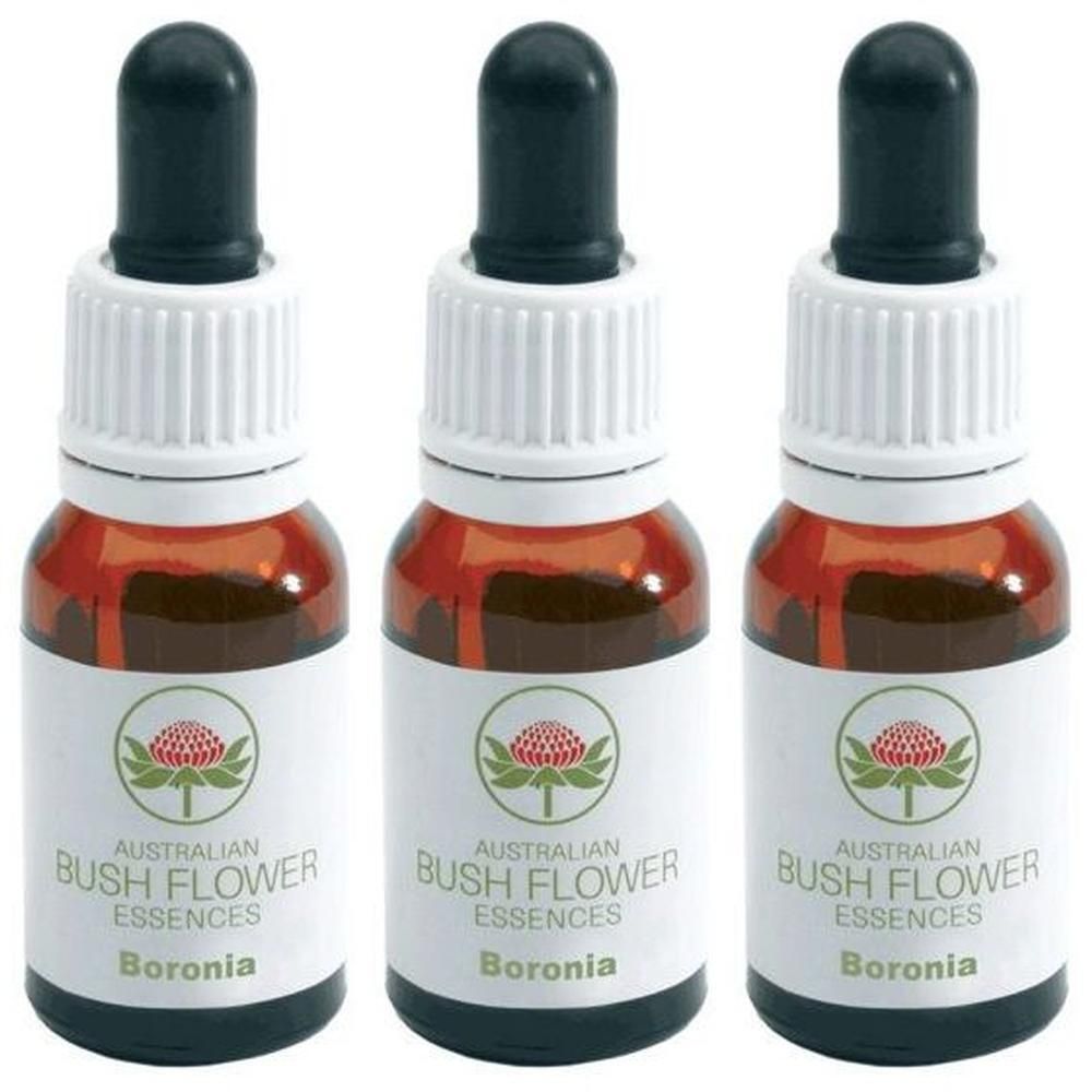 Tre flaconi in vetro marrone con contagocce, etichetta "Australian Bush Flower Essences Boronia".
