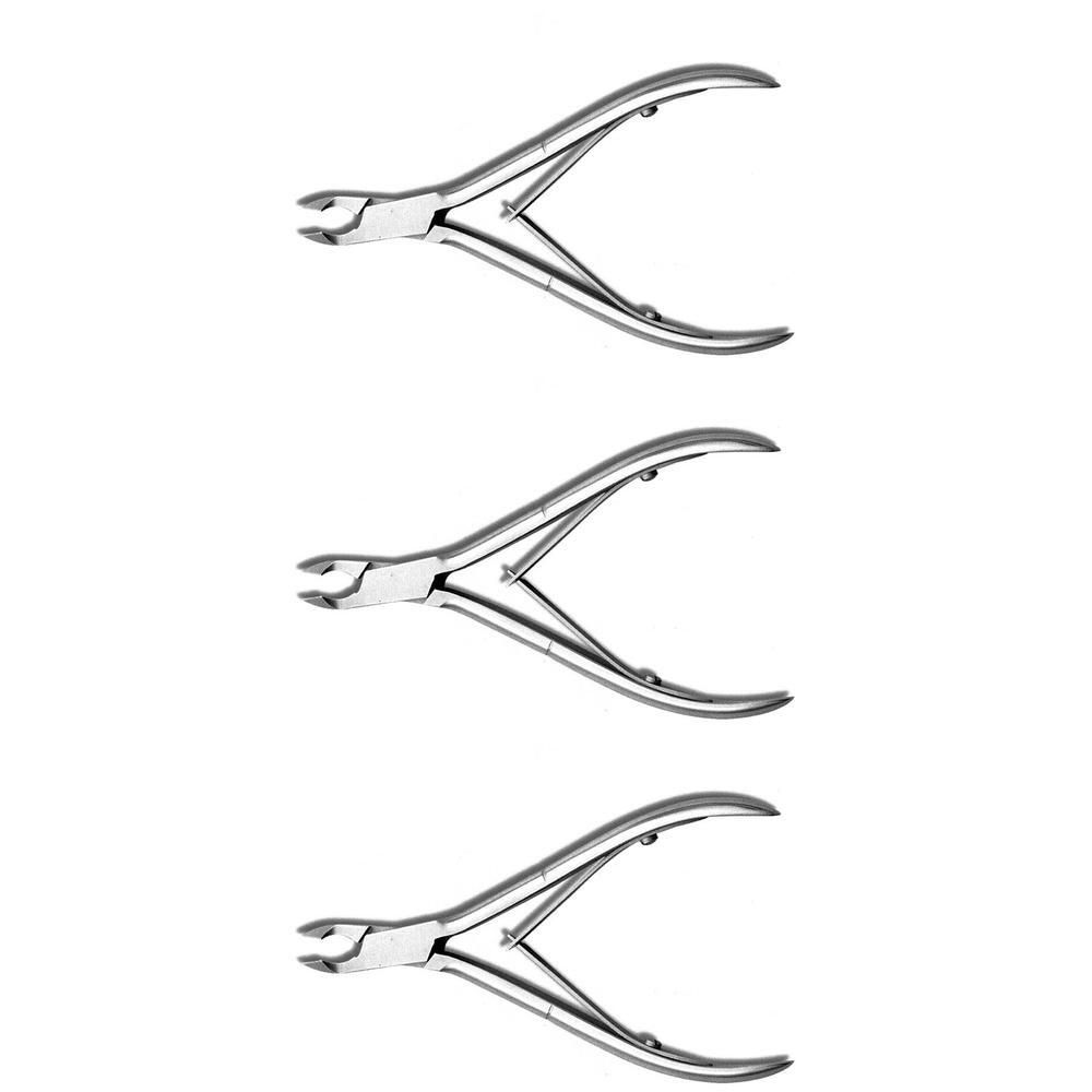 Tre tronchesini per cuticole medici in metallo con punte curve.