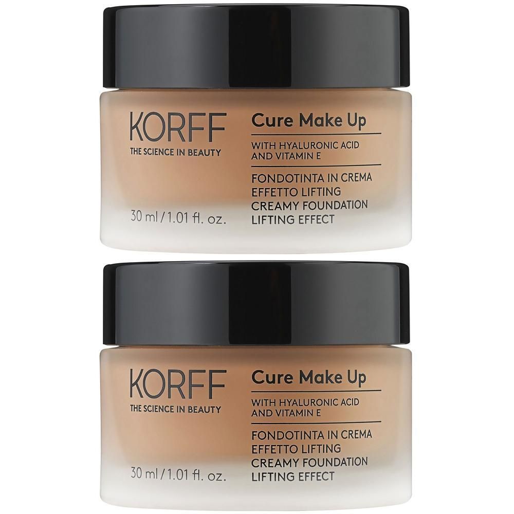 Due flaconi di fondotinta cremoso KORFF Cure Make Up con acido ialuronico e vitamina E.