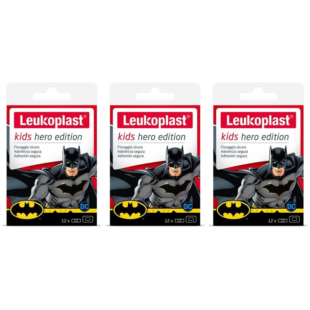 Tre confezioni di cerotti Leukoplast Kids Hero Edition con stampa di Batman.
