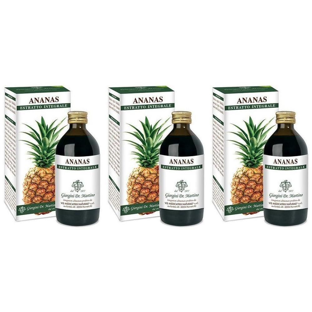 Tre bottiglie di estratto d'ananas con scatole raffiguranti un'ananas.