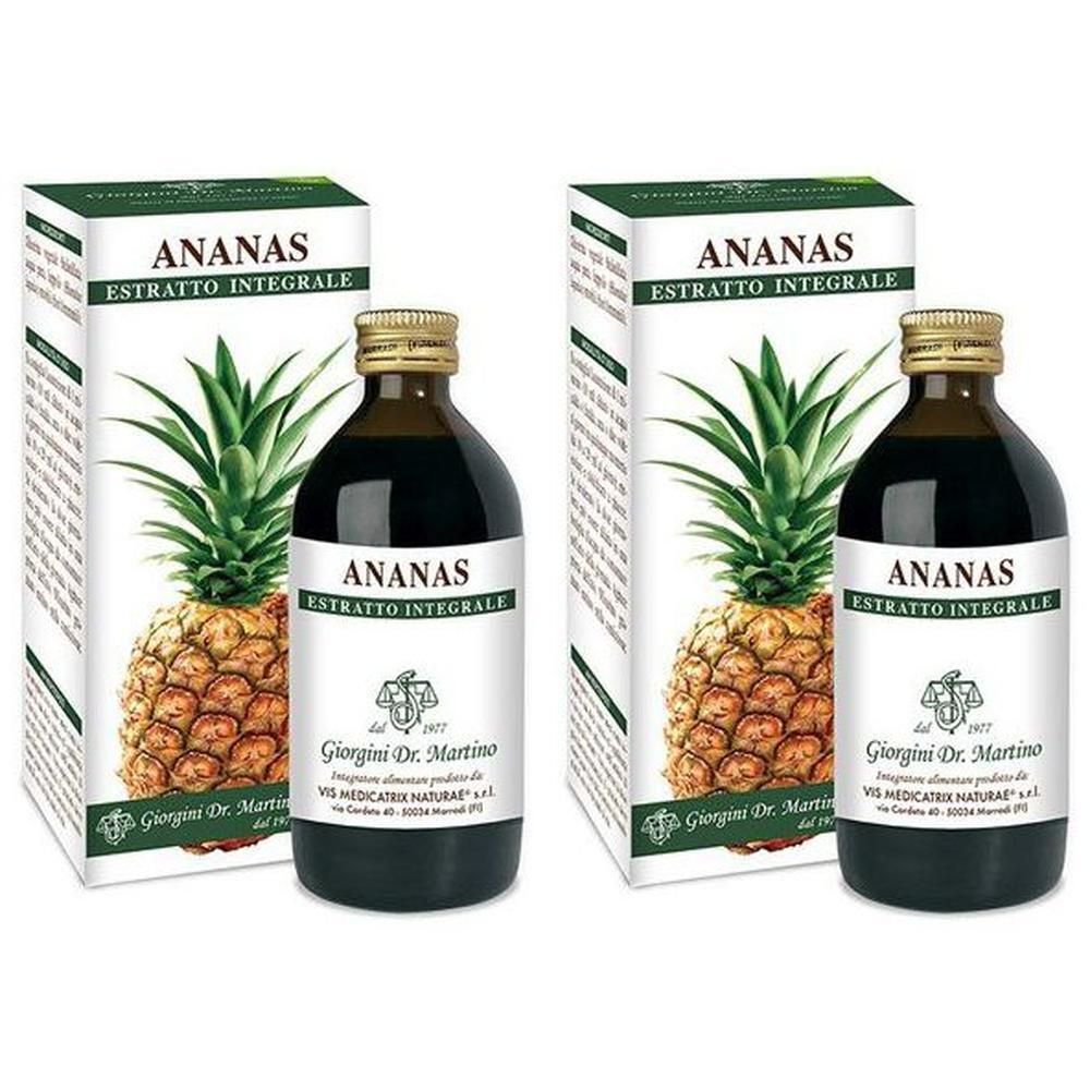 Due bottiglie di estratto d'ananas con scatole che mostrano ananas.