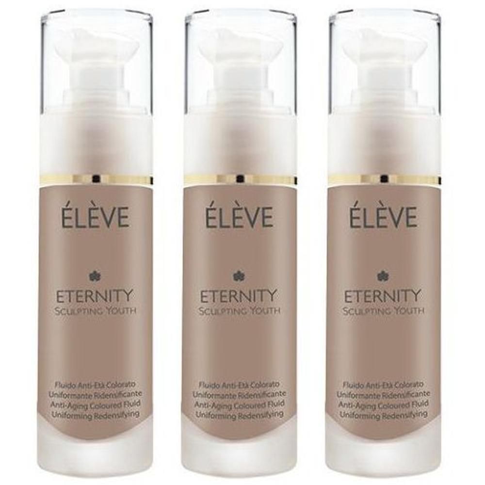 Tre flaconi di fluido Élevé Eternity Sculpting Youth con erogatori a pompa. Flaconi beige con anello dorato e tappo trasparente.