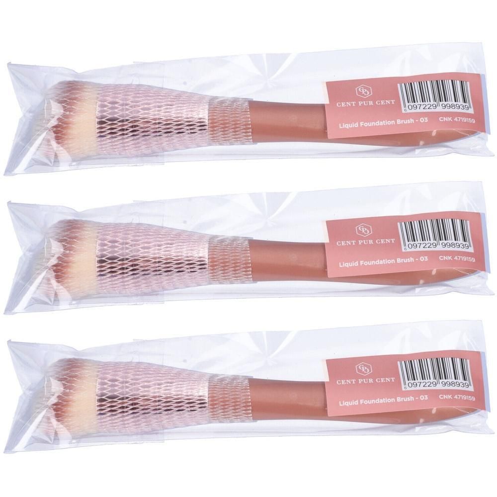 Tre pennelli fondotinta liquidi con manici e setole color oro rosa, confezionati singolarmente.