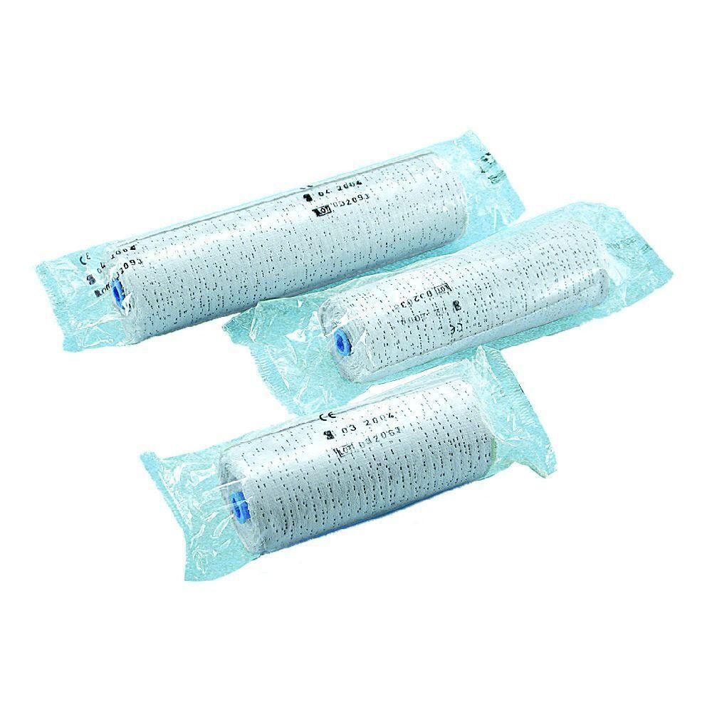 Tre rotoli di benda gessata in confezione singola, bianchi, con tappi blu.