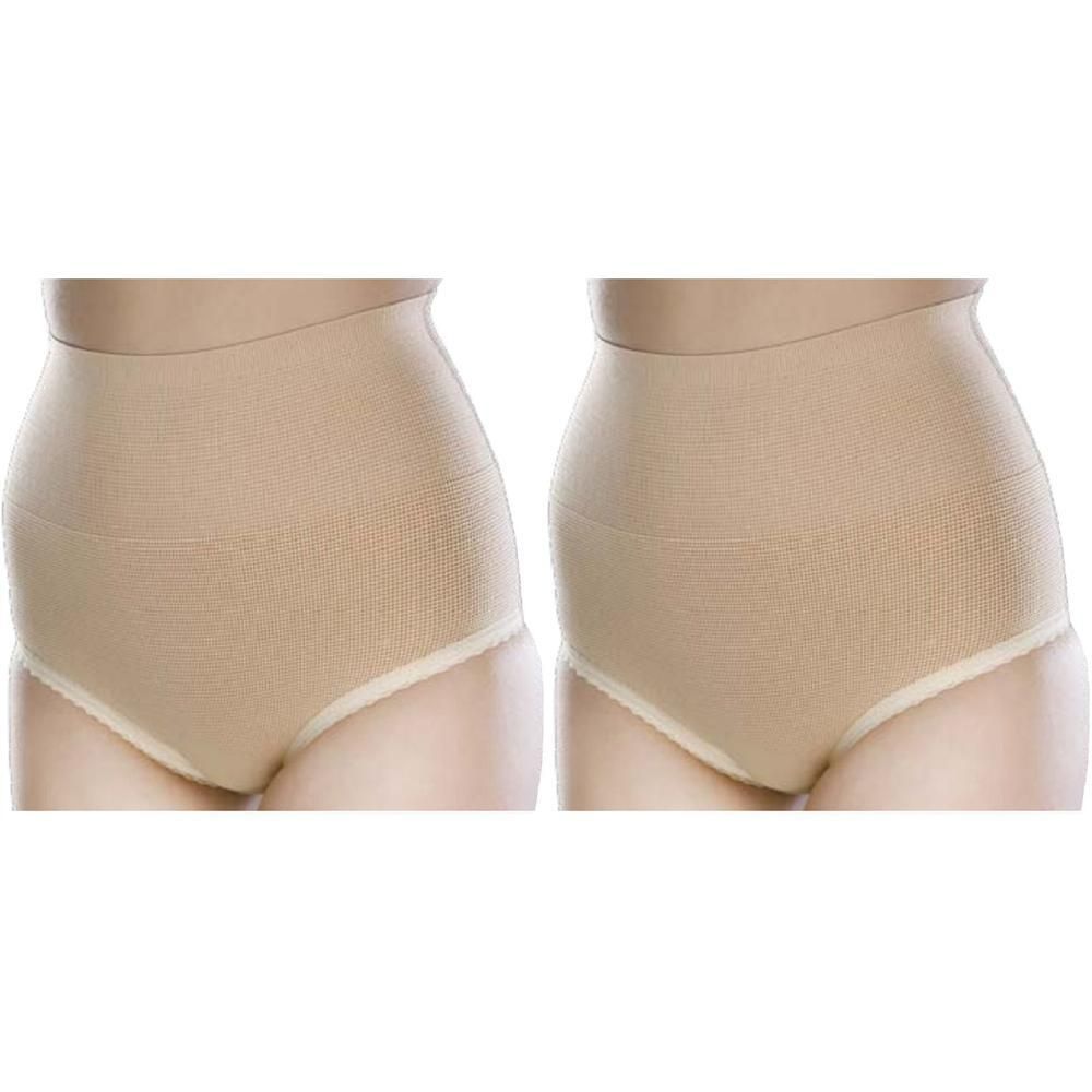 Due culotte contenitive color carne a vita alta con bordo in pizzo.