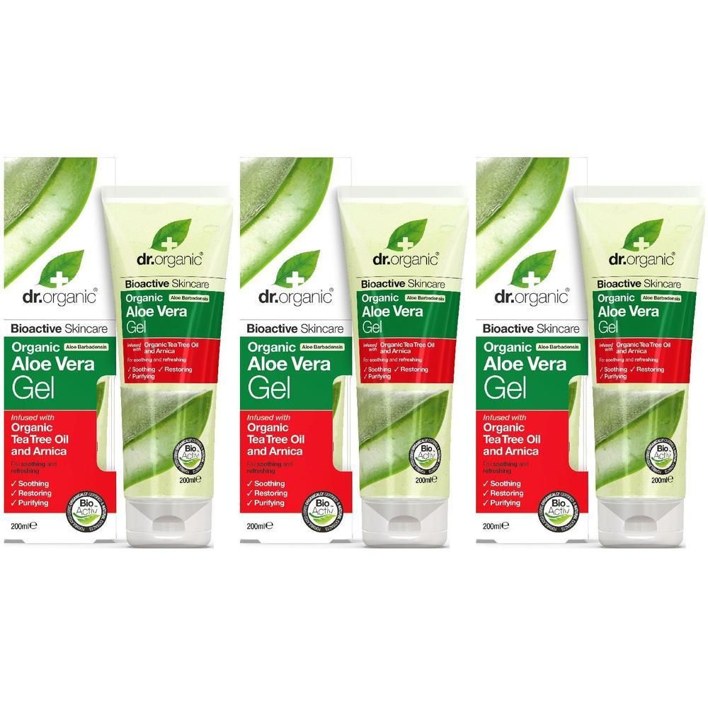 Tre tubi di gel biologico di aloe vera Dr. Organic con tea tree oil e arnica.