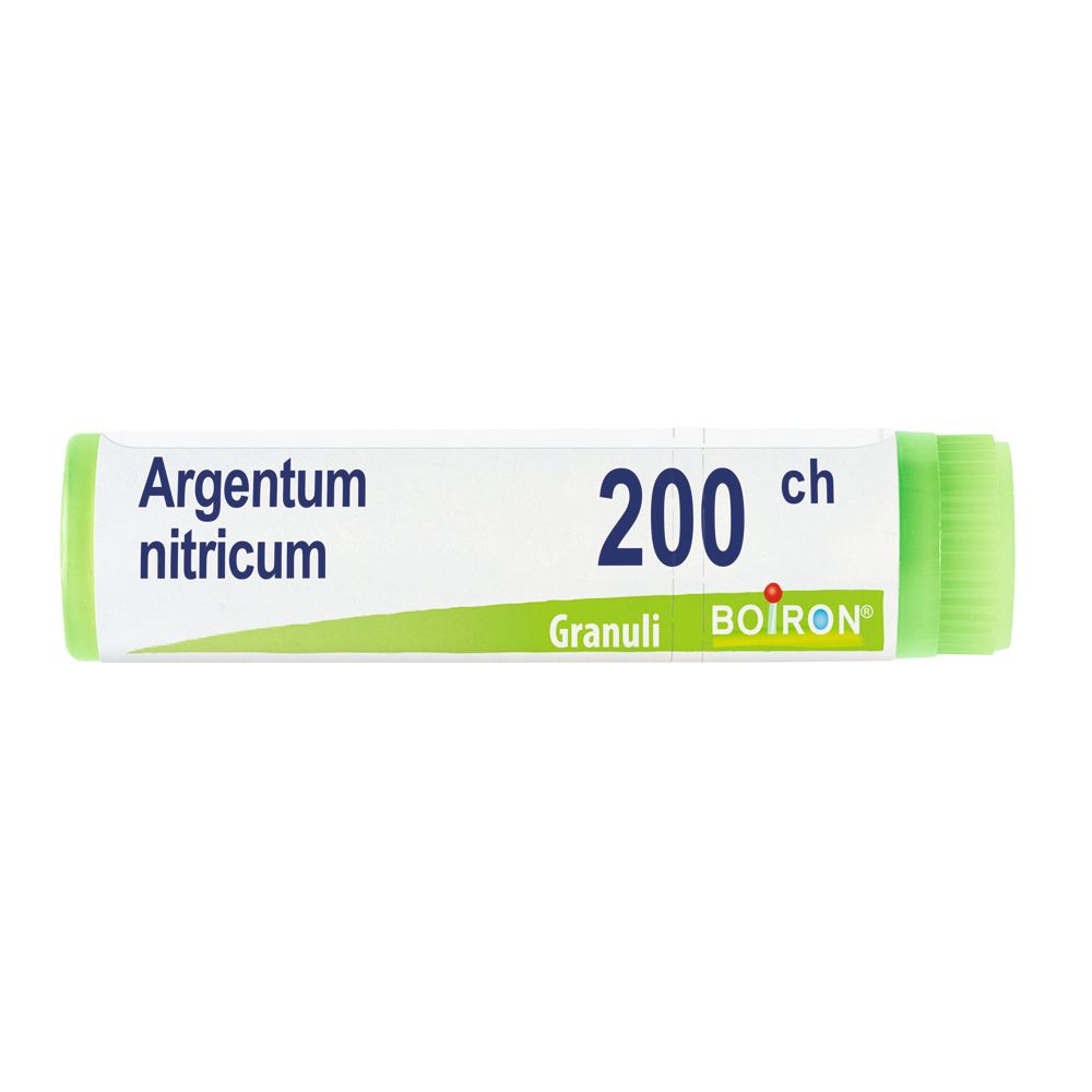Confezione cilindrica con tappo verde. Scritta: Argentum nitricum 200 ch, Granuli, BOIRON.