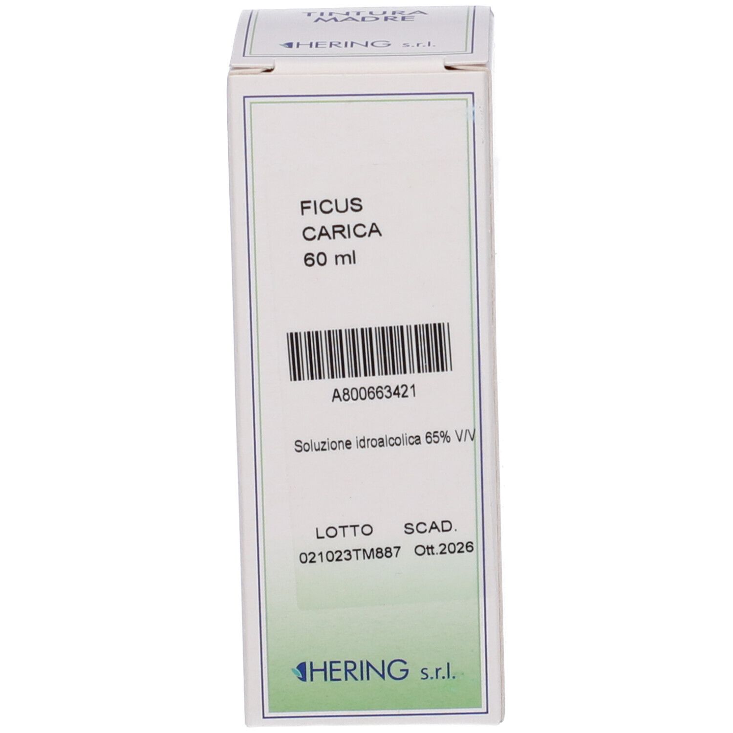 Scatola bianca con testo: Ficus Carica, 60 ml, Soluzione Idroalcolica 65% Vol. Codice a barre e logo HERING.