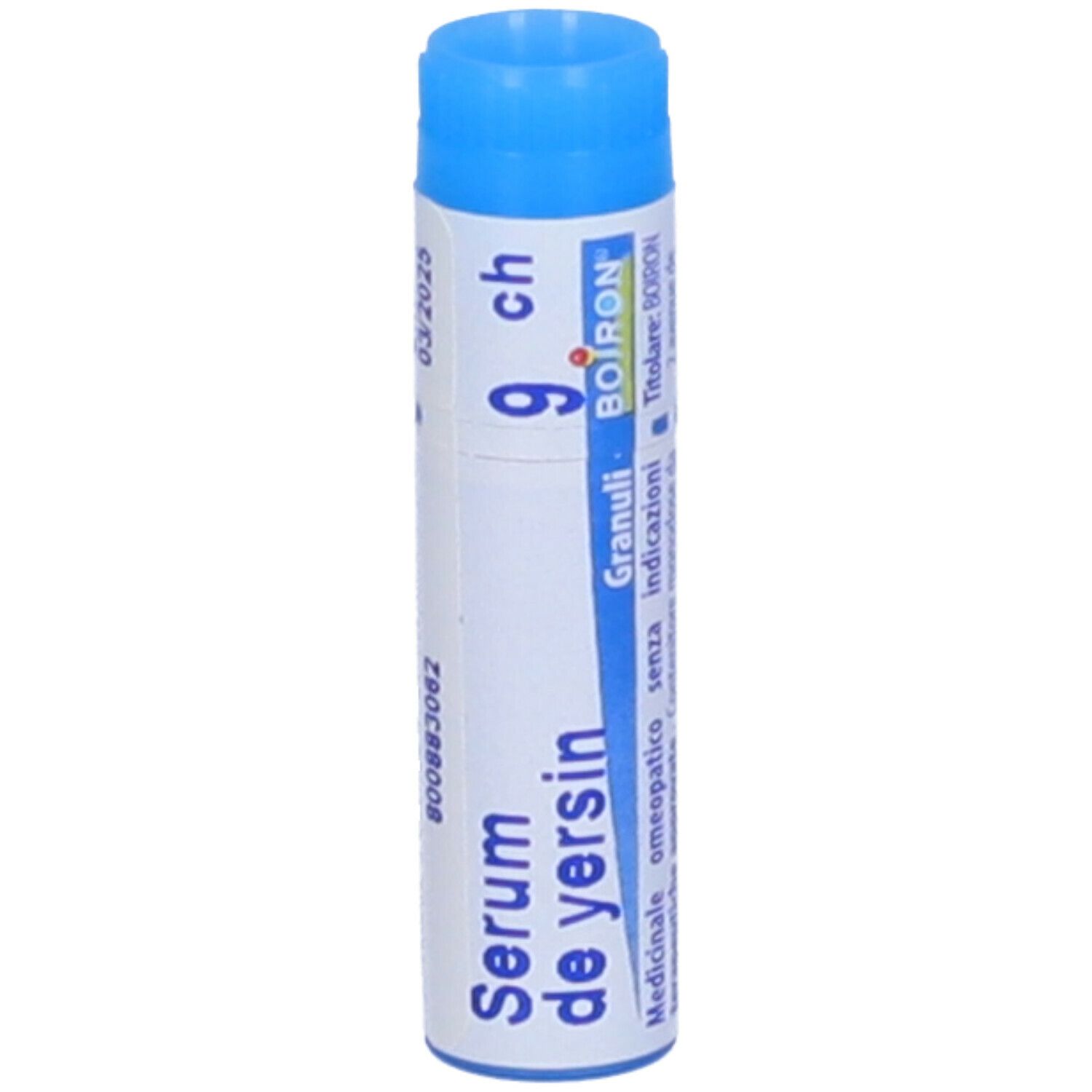 Tubo blu con scritte bianche. Scritta: 9 ch, 800883062, EXP 03/2025, BOIRON, Granuli.