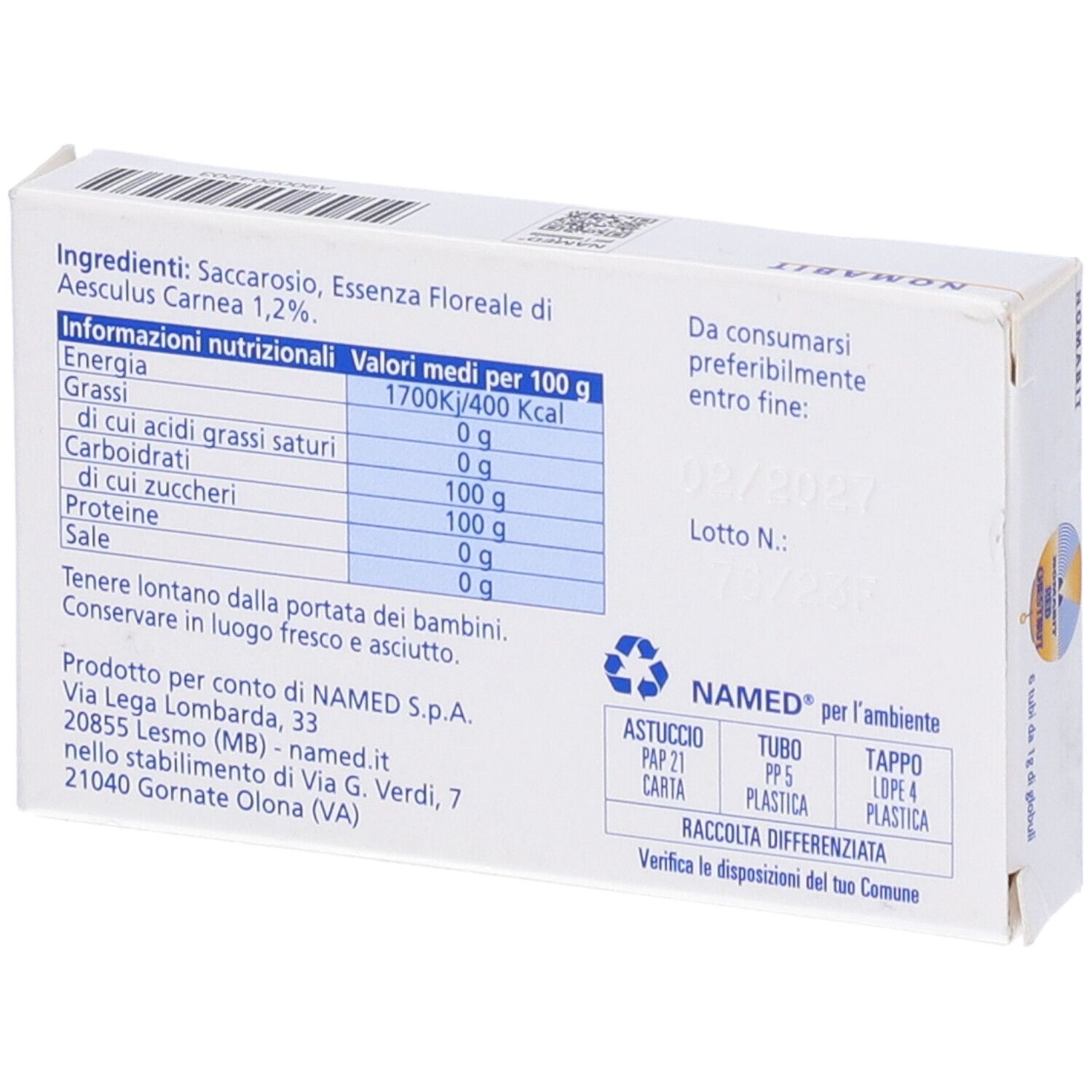 Retro di una scatola bianca con testo e informazioni nutrizionali. Marchio: NAMED NATURAL MEDICINE.