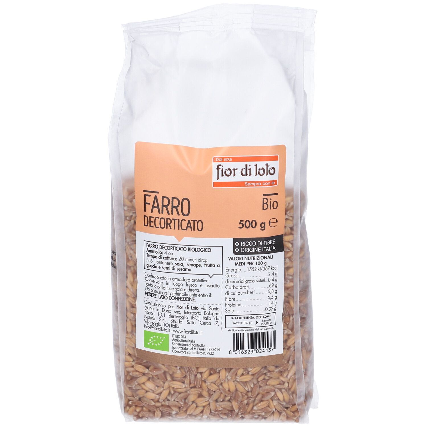 Confezione trasparente di cereali. Scritta: Farro Decorticato, Bio. 500 g. Informazioni nutrizionali ed etichetta bio.