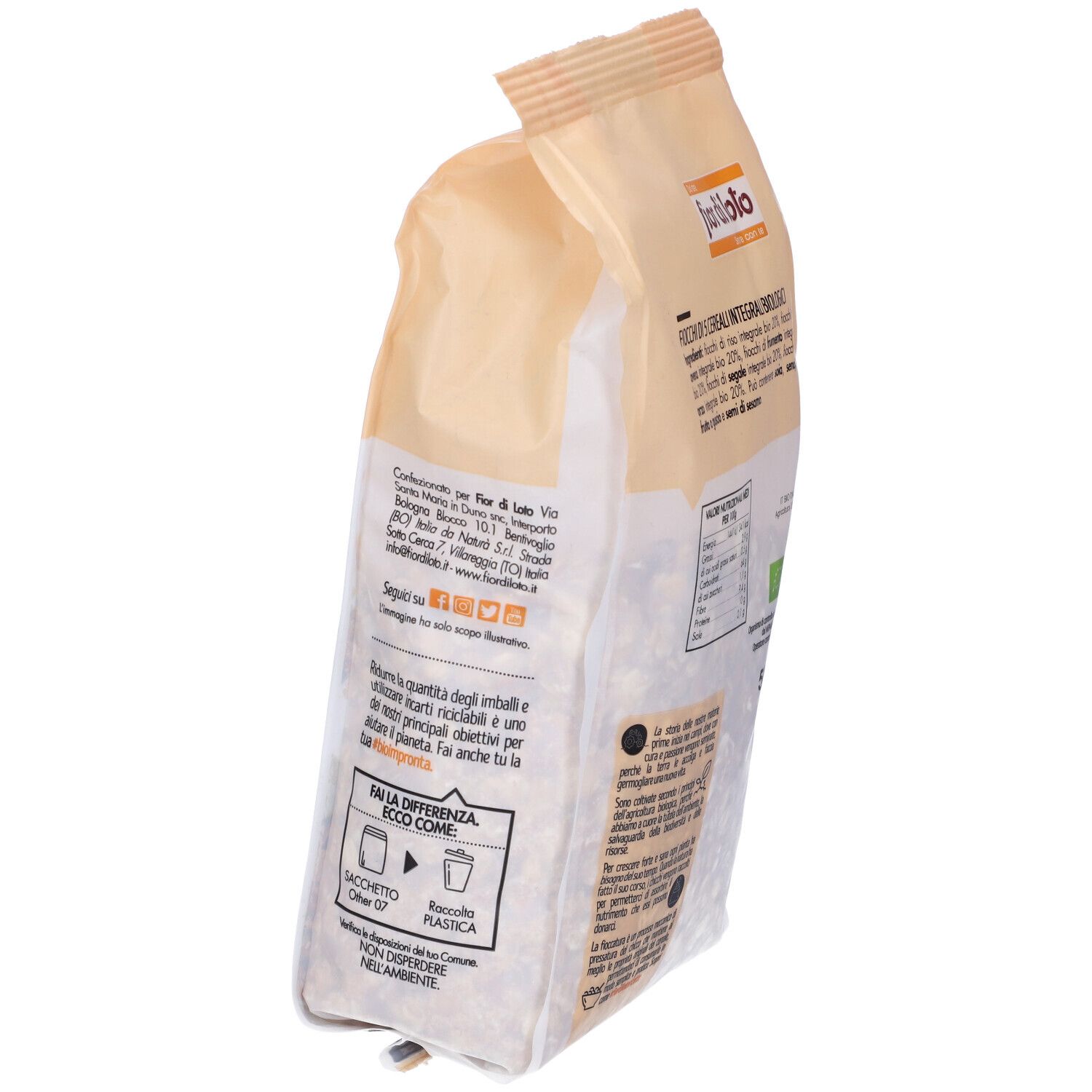 Retro della confezione di Fiocchi di 5 Cereali Integrali. Scritta: Fior di Loto, Bio. Testo sul riciclaggio.