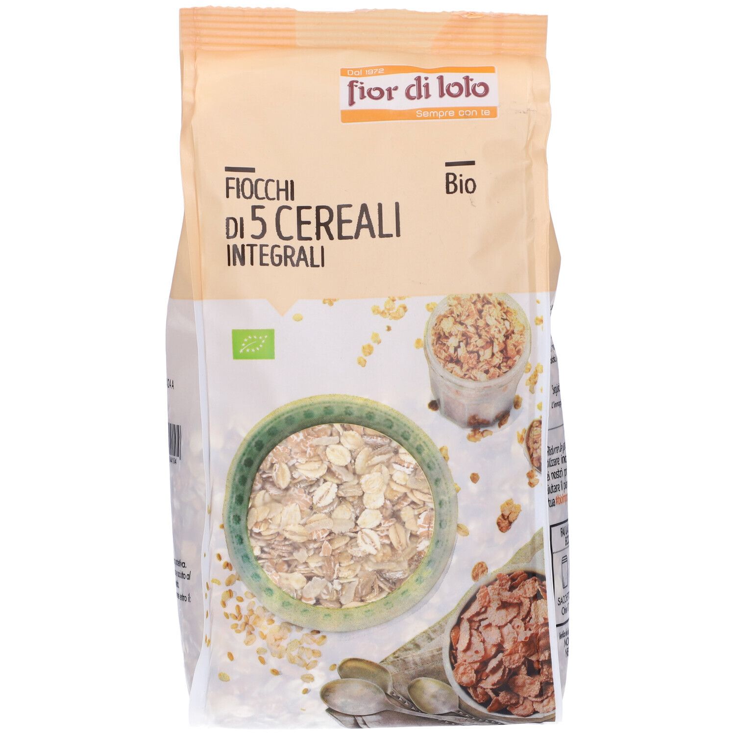 Confezione di Fiocchi di 5 Cereali Integrali. Scritta: Fior di Loto, Bio. Illustrazione di fiocchi di cereali in ciotole.