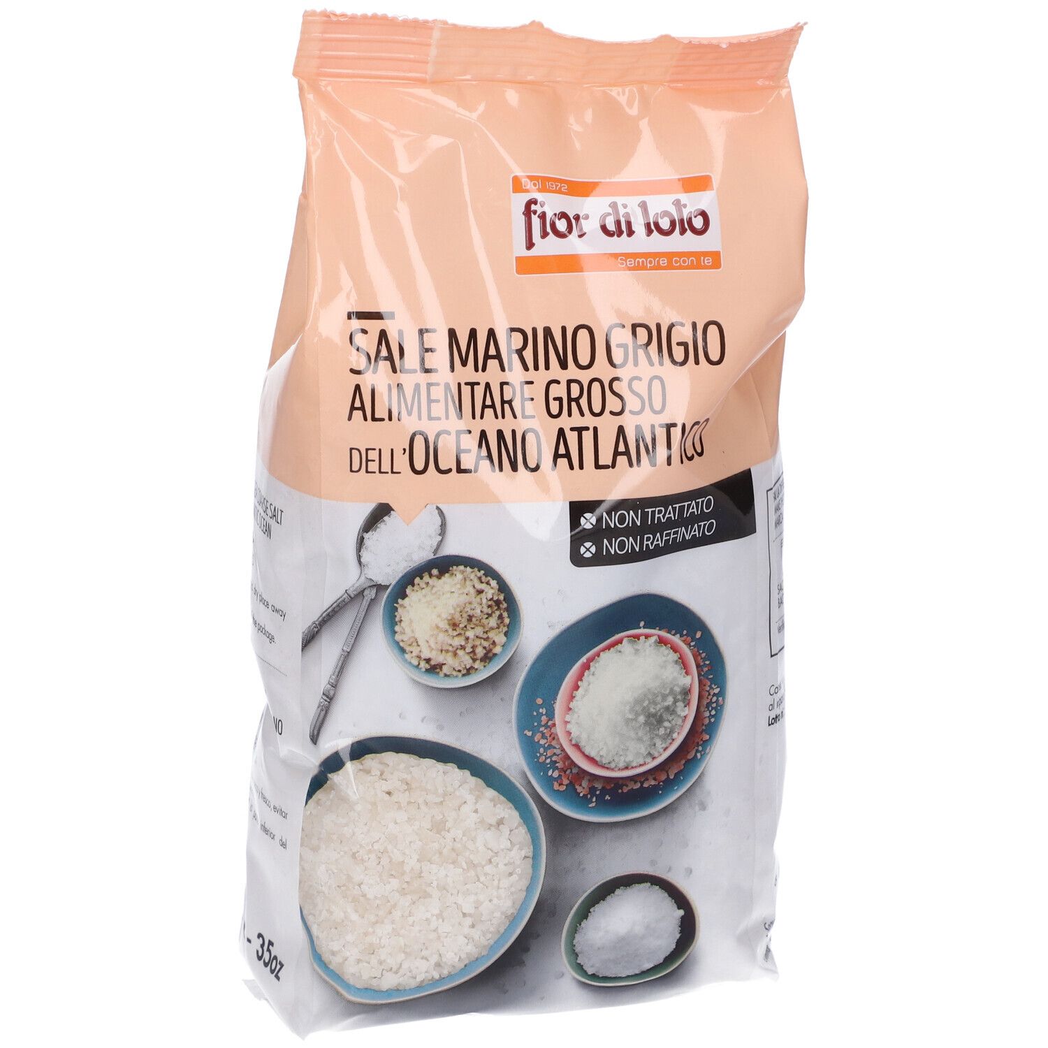 Confezione di sale marino grigio grosso. Marchio: fior di loto. Immagini di sale in ciotole.