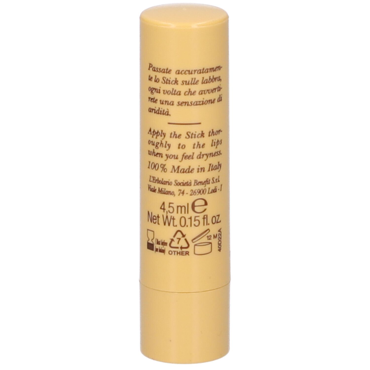Stick di lucidalabbra cilindrico. Astuccio giallo con testo. Testo: applicazione, 100% Made in Italy, 4,5 ml, Net Wt. 0,15 fl oz.