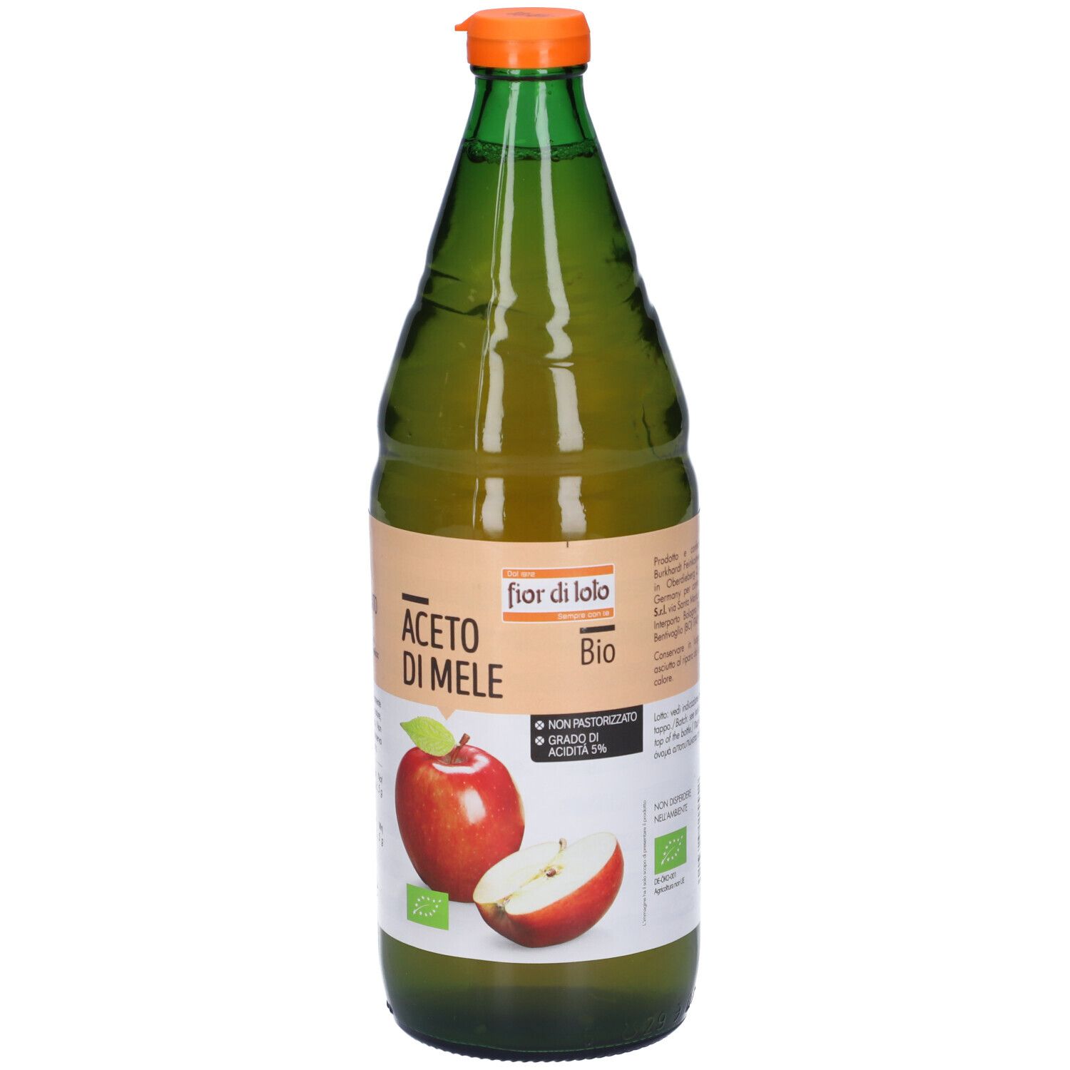 Bottiglia di vetro verde con tappo arancione. Etichetta con immagine di mela e testo: Aceto di Mele, Bio, Non Pastorizzato.