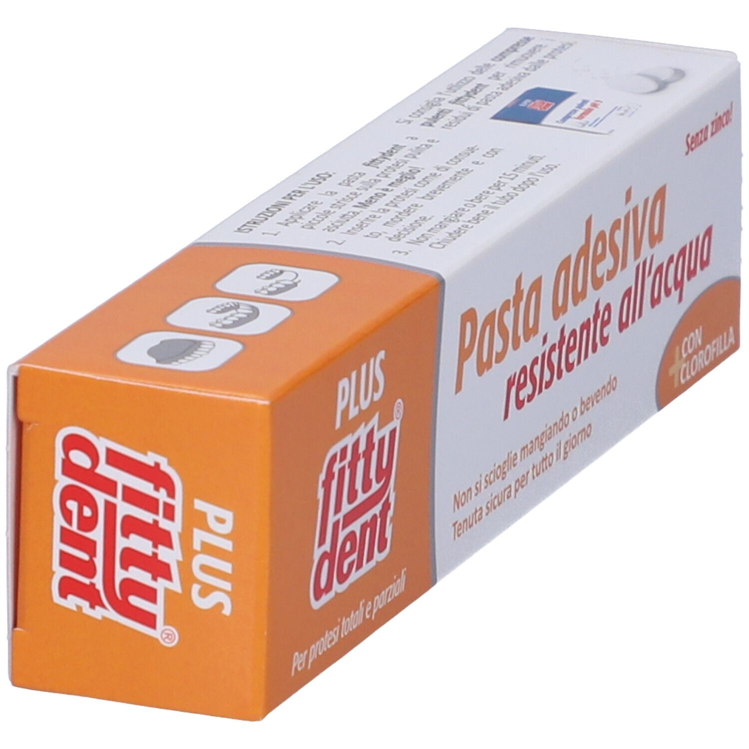 Fitty Dent Plus Pasta Adesiva Verpackung. Orange-weiße Schachtel. Text: Pasta adesiva resistente all'acqua. Mit Chlorophyll. Marke Fitty Dent.
