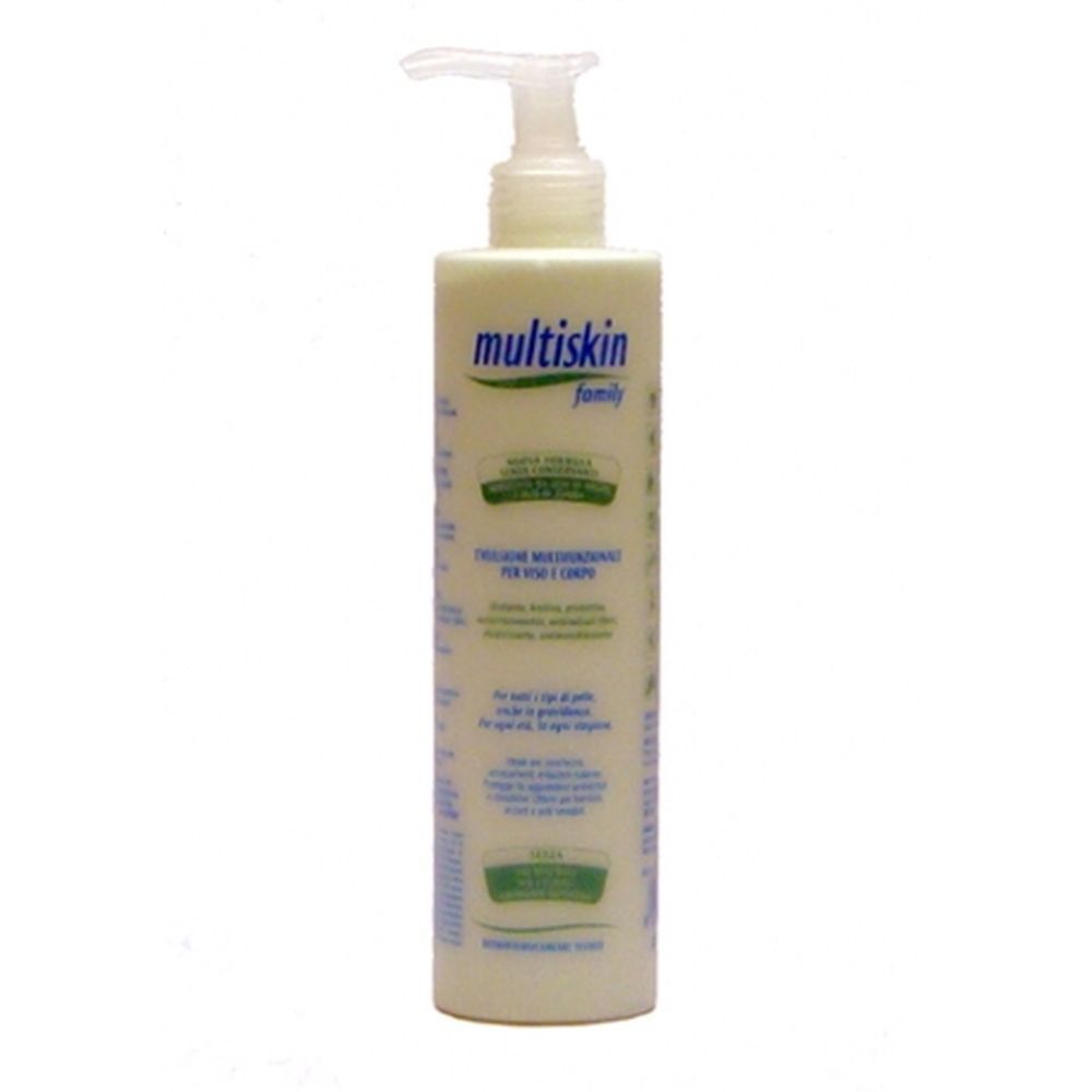 Emulsione crema con dosatore. Scritta: Multiskin family. Testo in italiano.