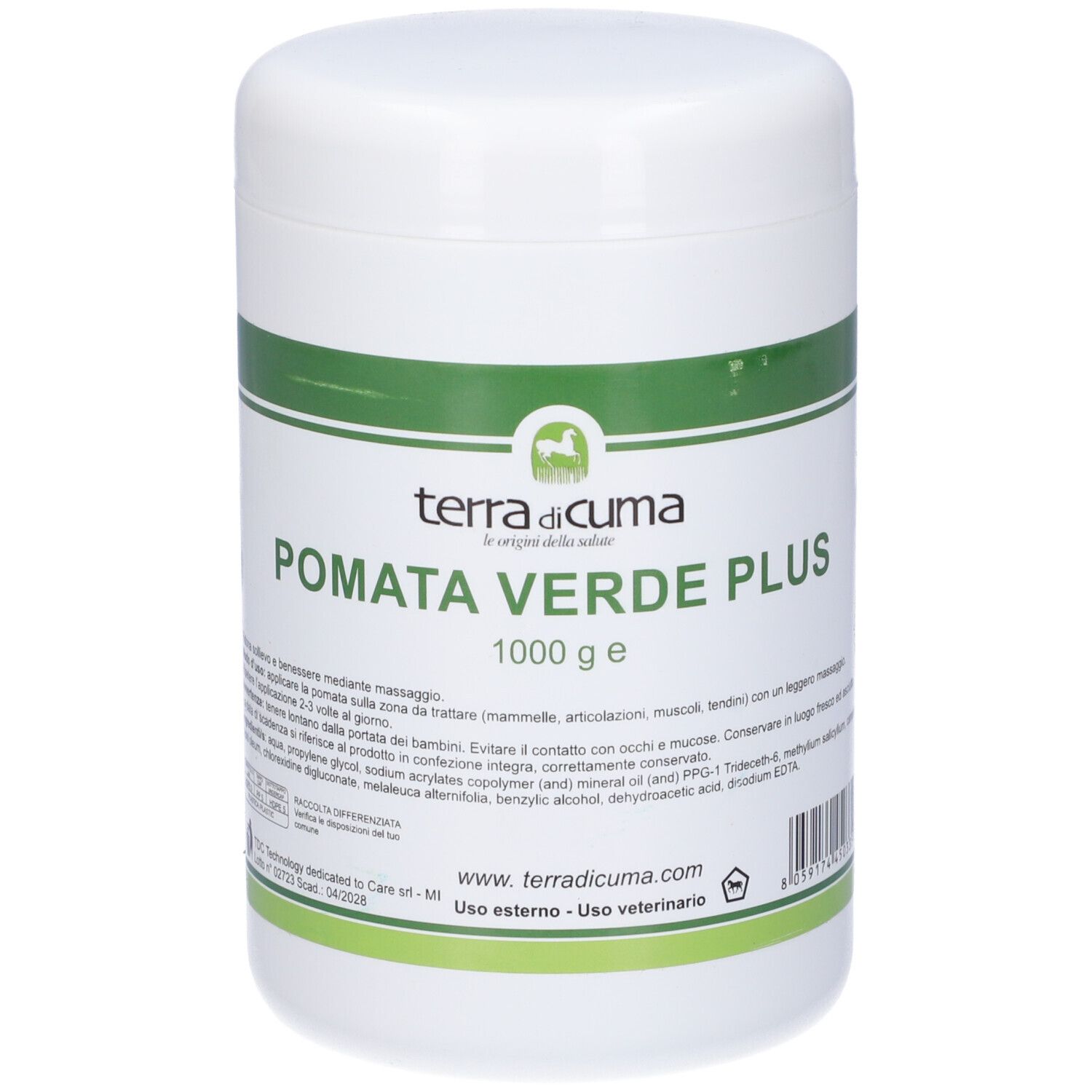 Contenitore bianco con fascia verde. Scritta: POMATA VERDE PLUS, 1000 g e. Marchio: terra di cuma.