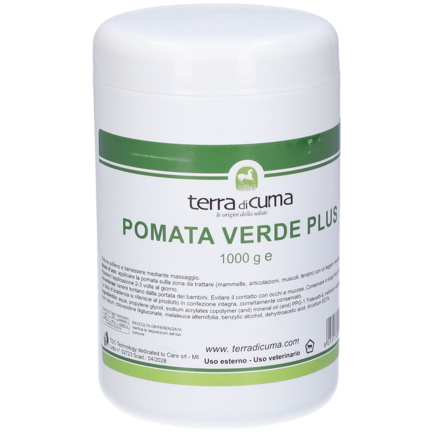 Contenitore bianco con fascia verde. Scritta: POMATA VERDE PLUS, 1000 g e. Marchio: terra di cuma.