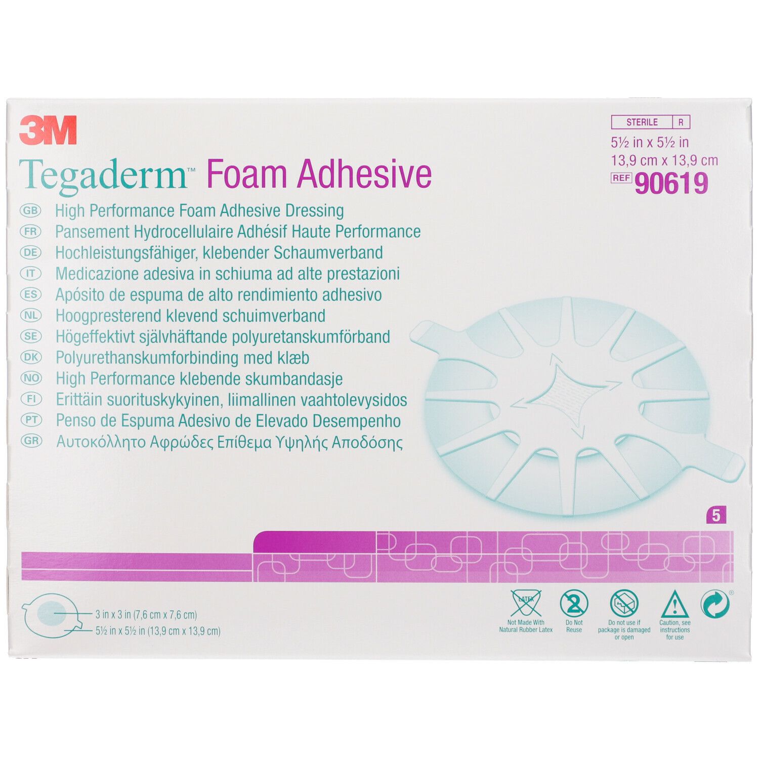 Confezione di 3M Tegaderm Foam Adhesive. Forma quadrata, confezione sterile. Contiene 5 medicazioni. Dimensioni: 13,9 x 13,9 cm.