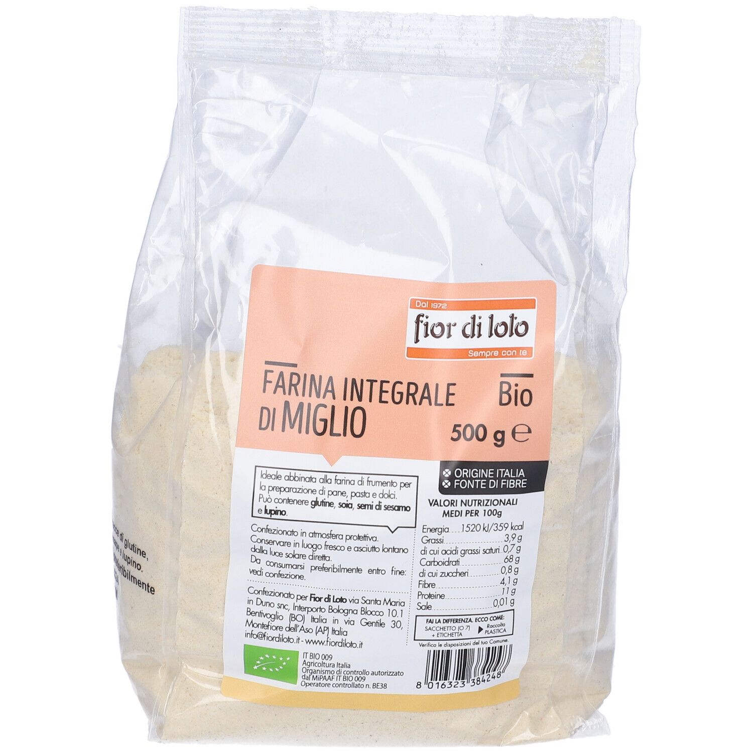 Sacchetto trasparente di farina. Scritte: Fior di Loto, Farina Integrale di Miglio Bio, 500g. Certificazione bio. Valori nutrizionali.