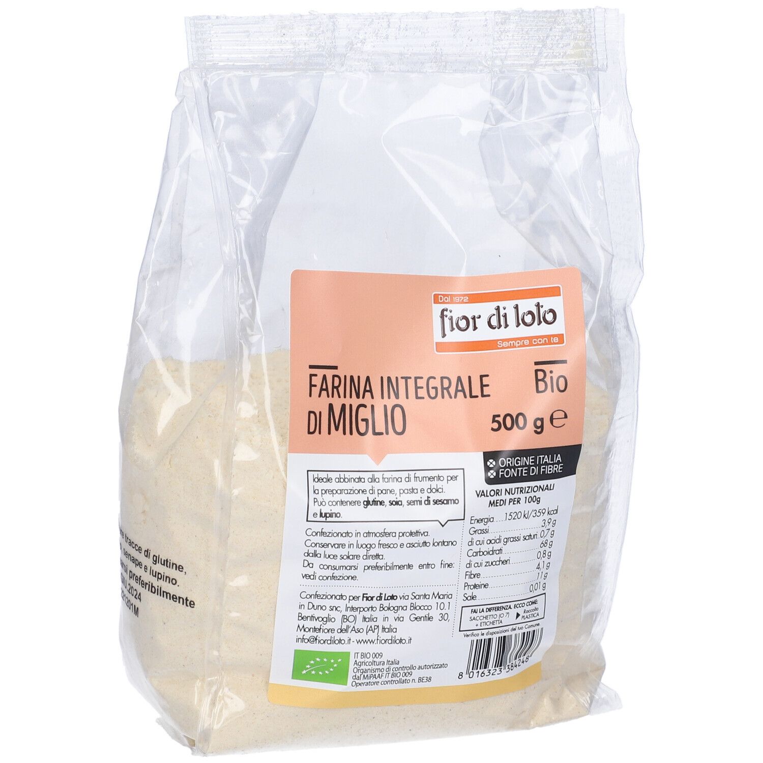 Sacchetto trasparente di farina. Scritte: Fior di Loto, Farina Integrale di Miglio Bio, 500g. Certificazione bio. Valori nutrizionali.