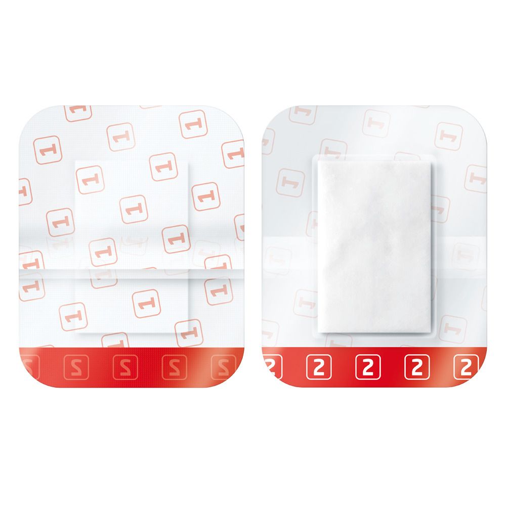 Zwei transparente Wundauflagen. Auf einer ist ein weißes, rechteckiges Pad zu sehen. Mit rotem Druck.