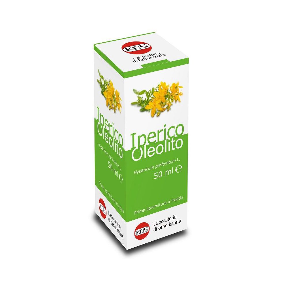 Confezione in cartone con nome del prodotto e illustrazione floreale. Colori verde e bianco. Testo: Iperico Oleolito, 50 ml.