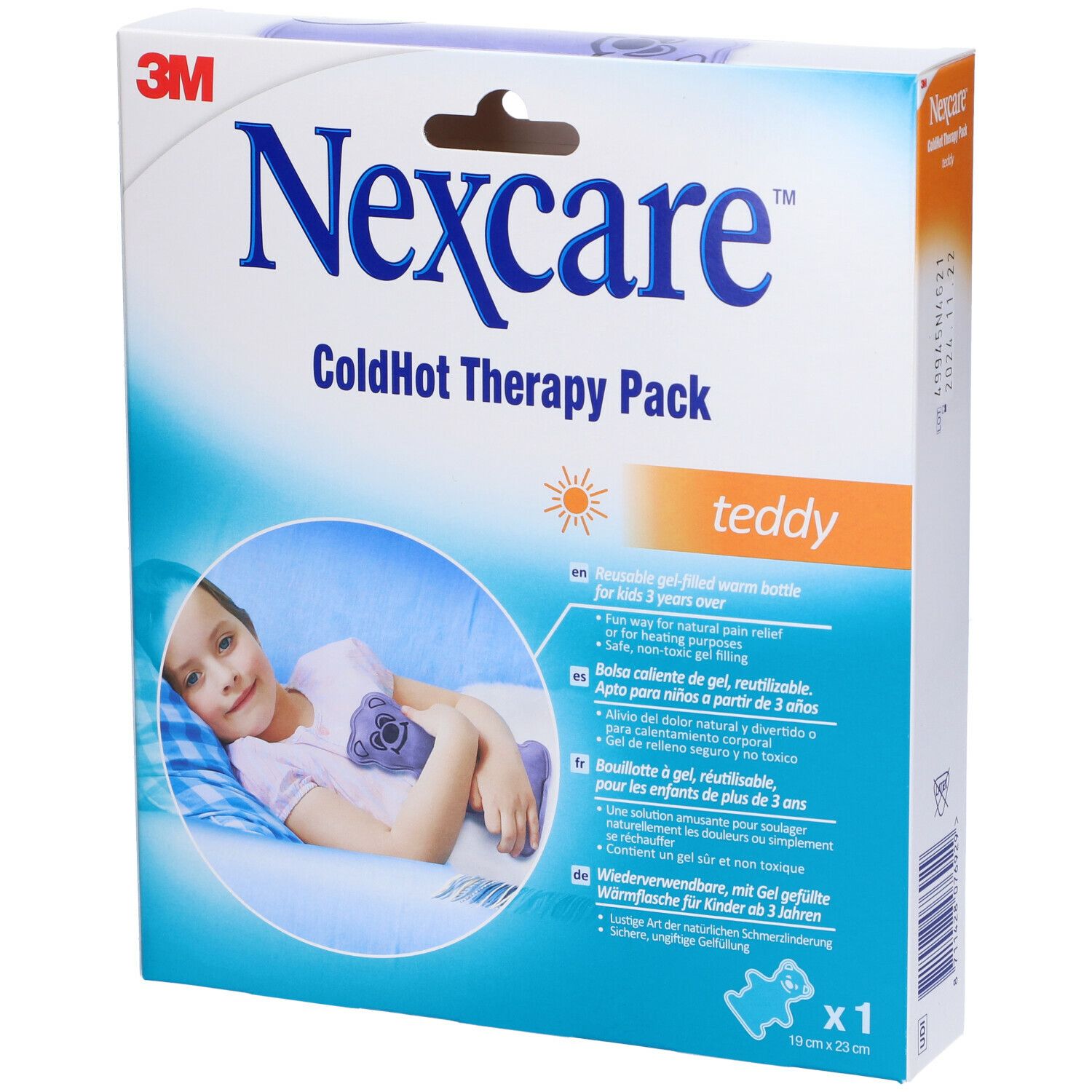 Confezione Nexcare ColdHot Therapy Pack Teddy. Bambina con orsacchiotto sulla confezione. Dimensioni: 10 cm x 23 cm.