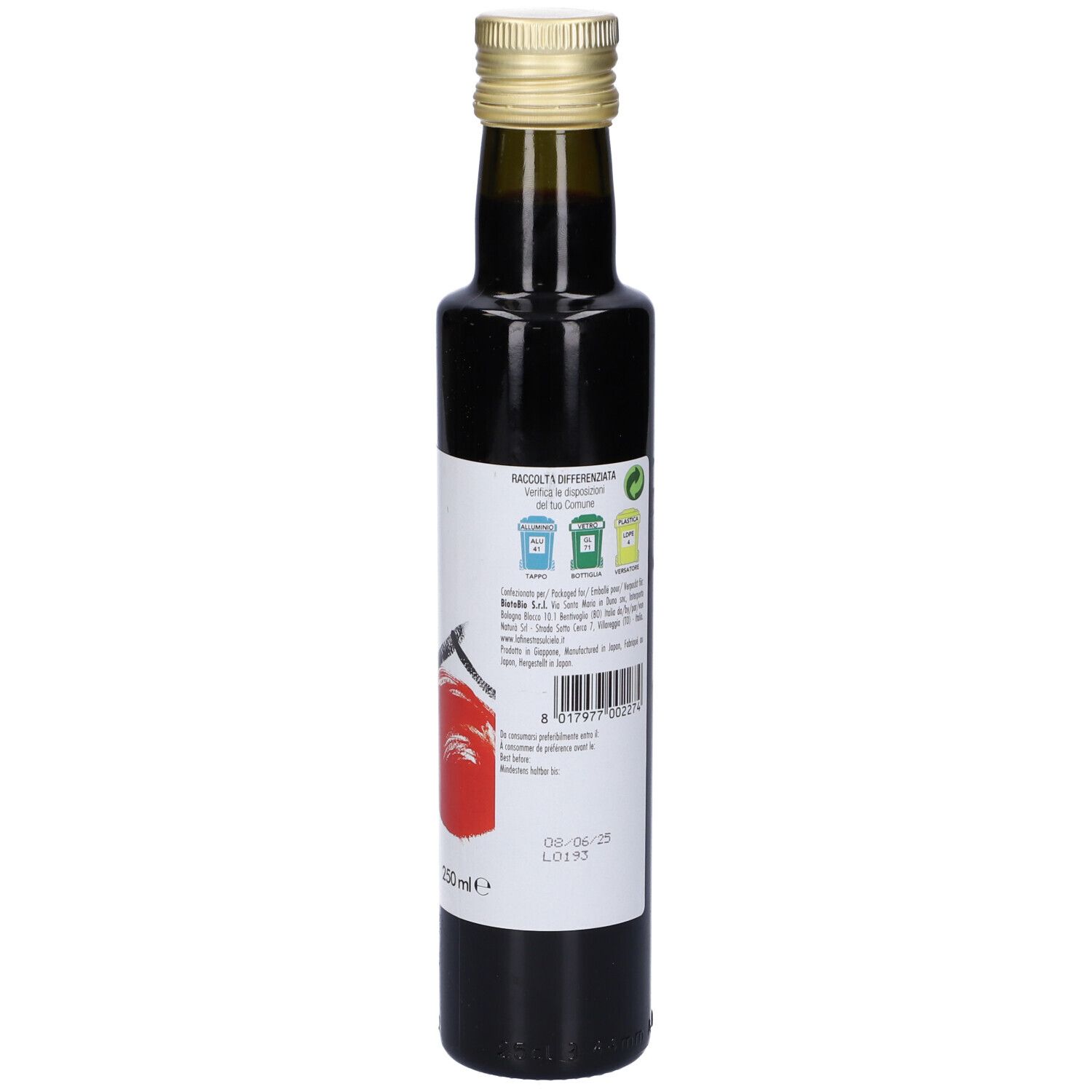 Bottiglia alta in vetro con liquido scuro. Etichetta: Shoyu Bio, Salsa di soia. Tappo dorato.
