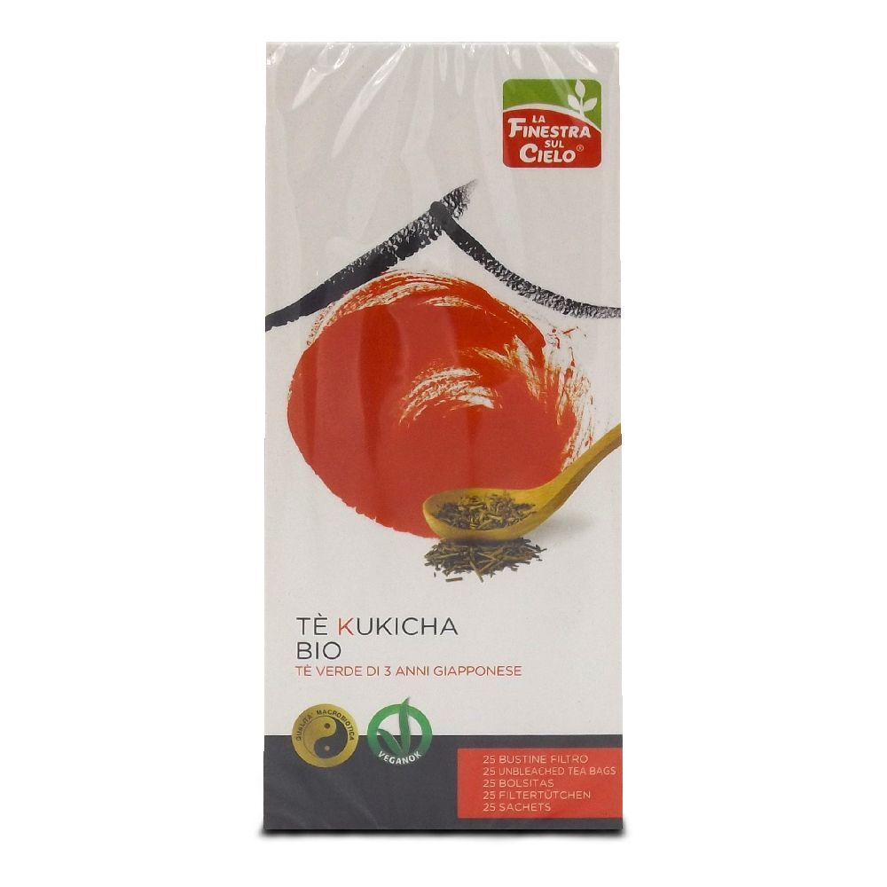 Confezione di tè Kukicha Bio. Cerchio rosso, tratti neri, cucchiaio di legno con tè. Marchio La Finestra sul Cielo.