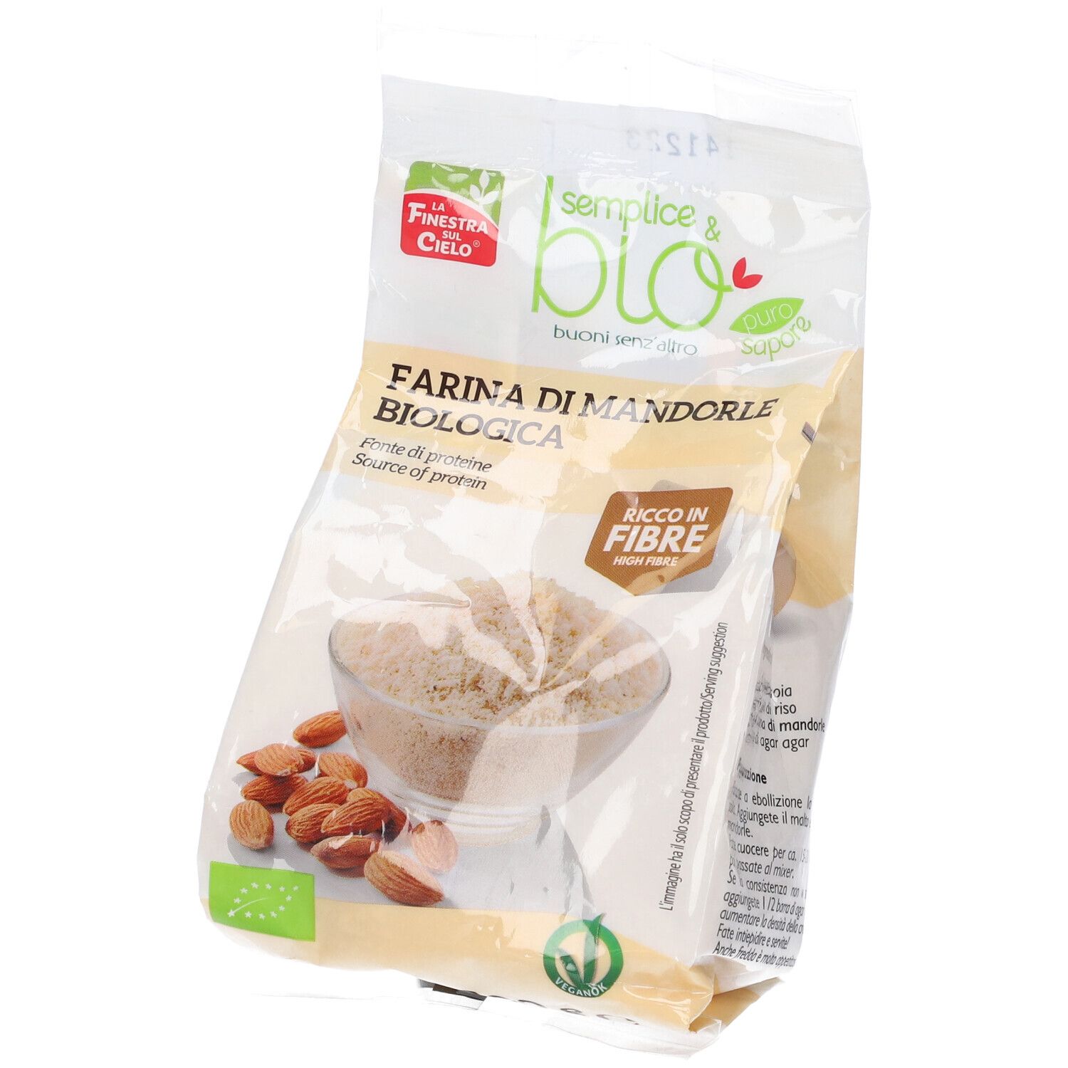 Confezione di farina di mandorle. Scritta: Farina di Mandorle Biologica. Sigillo bio.