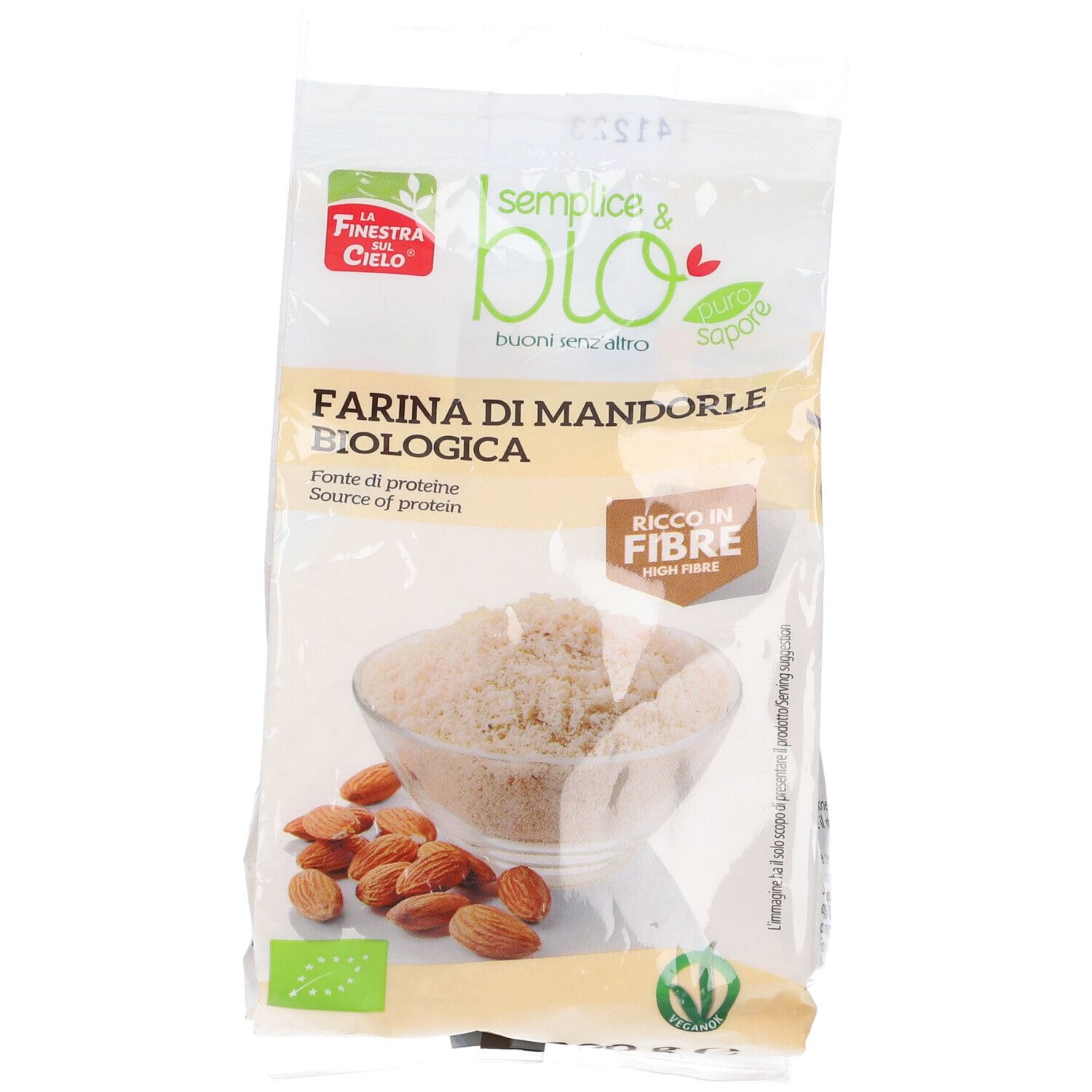 Confezione di farina di mandorle. Scritta: Farina di Mandorle Biologica. Sigillo bio.
