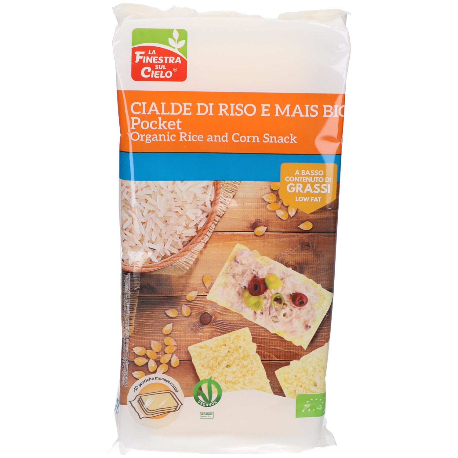 Confezione di snack riso e mais. Confezione bianca con nome del prodotto e immagine di riso e mais.