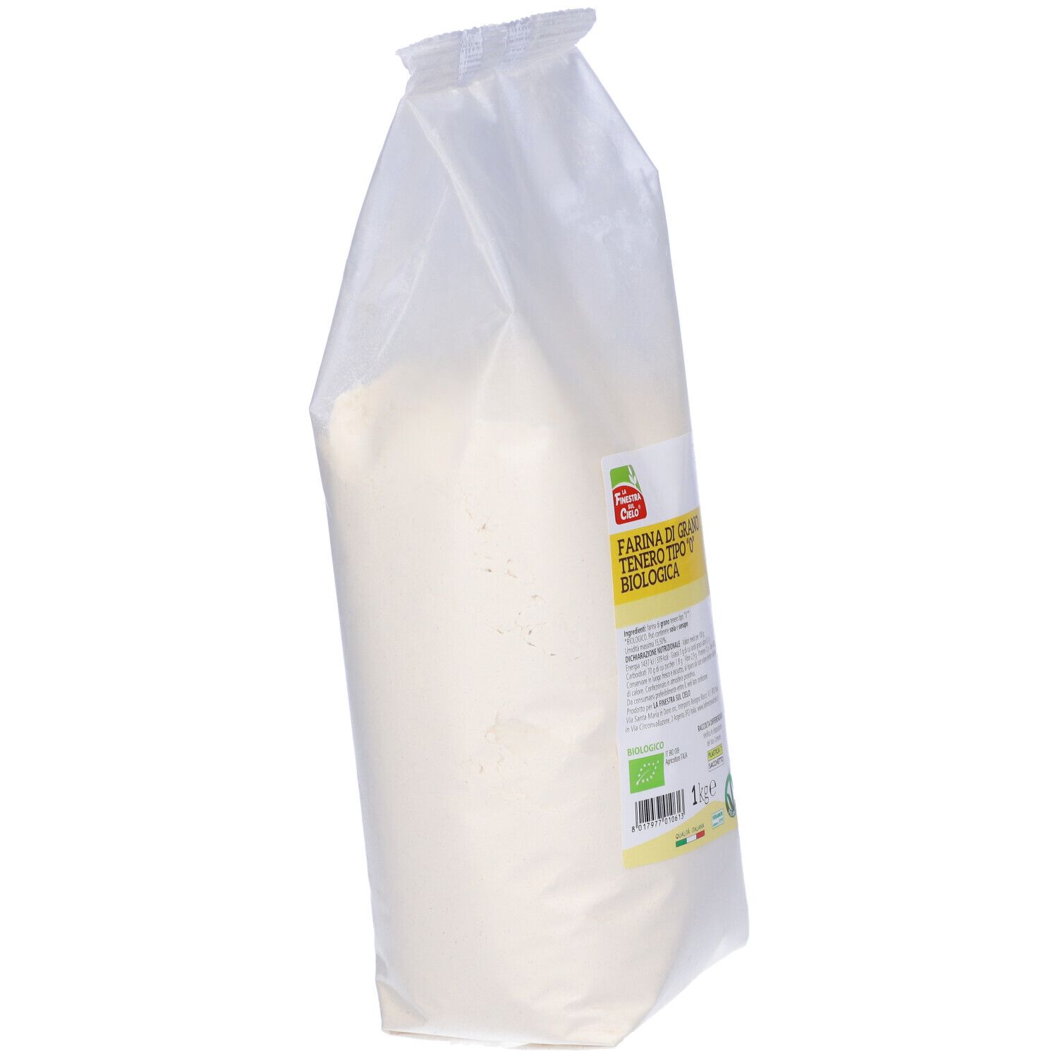Farina di grano tenero in confezione trasparente. Scritta: Farina di Grano Tenero Tipo 0 Biologica, 1 kg, marchio bio.