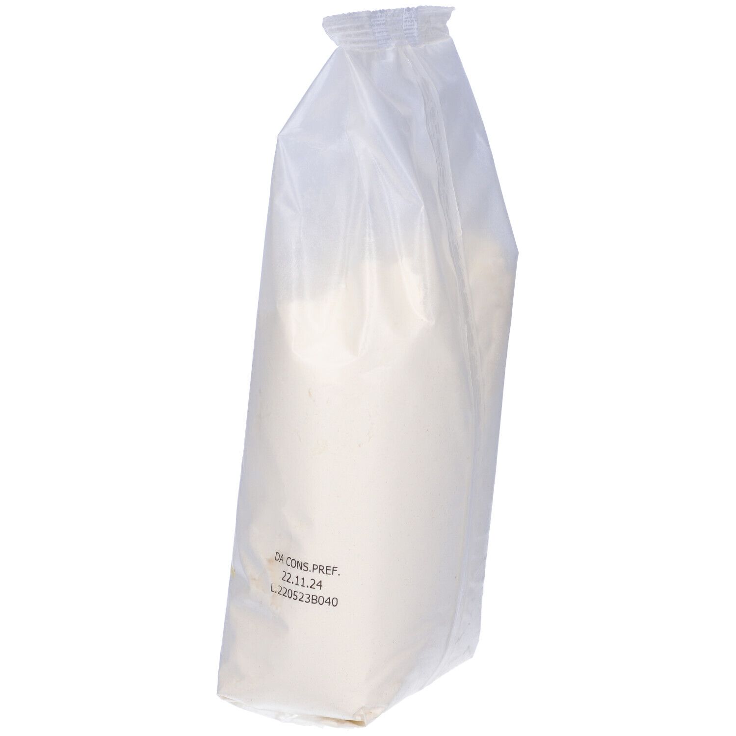 Farina di grano tenero in confezione trasparente. Scritta: Farina di Grano Tenero Tipo 0 Biologica, 1 kg, marchio bio.