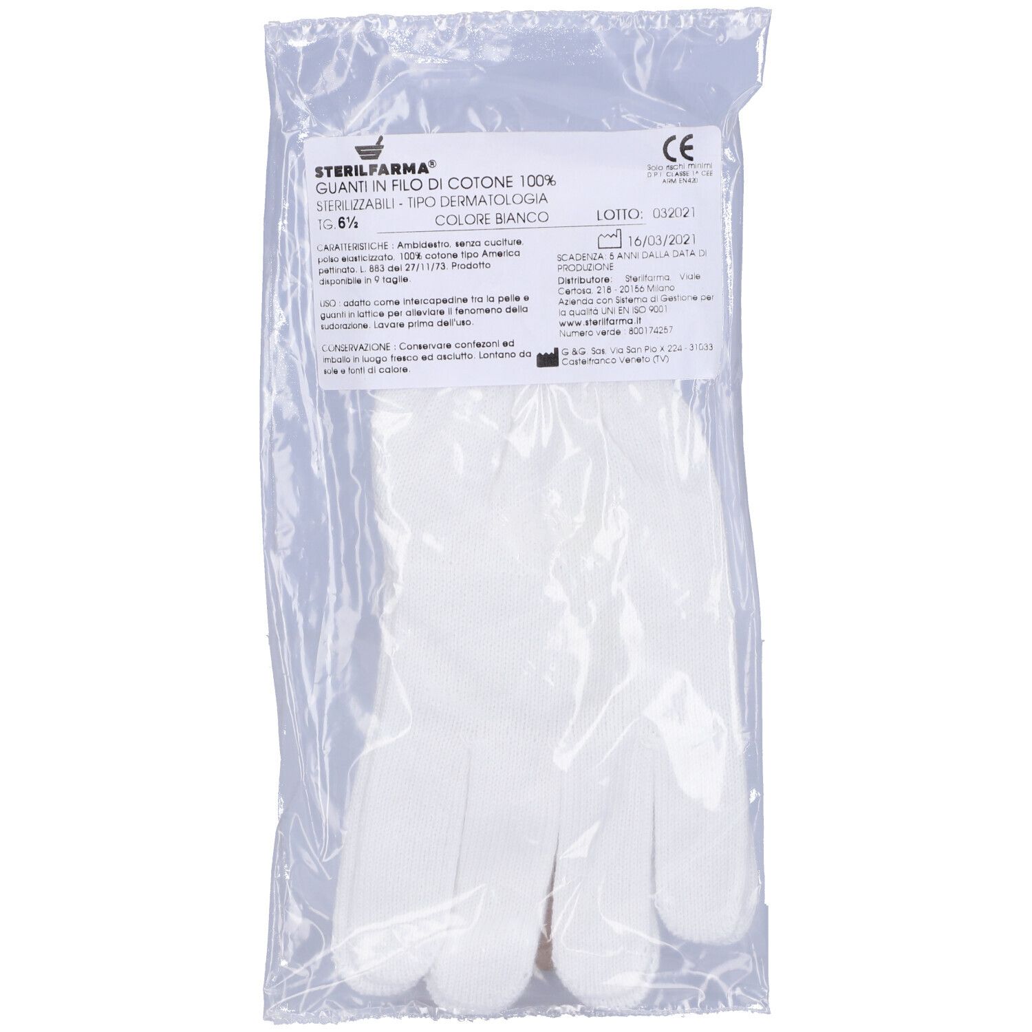 Confezione di guanti bianchi in cotone. Sacchetto di plastica trasparente. Etichetta con testo: Sterilfarma, Guanti in Filo di Cotone.