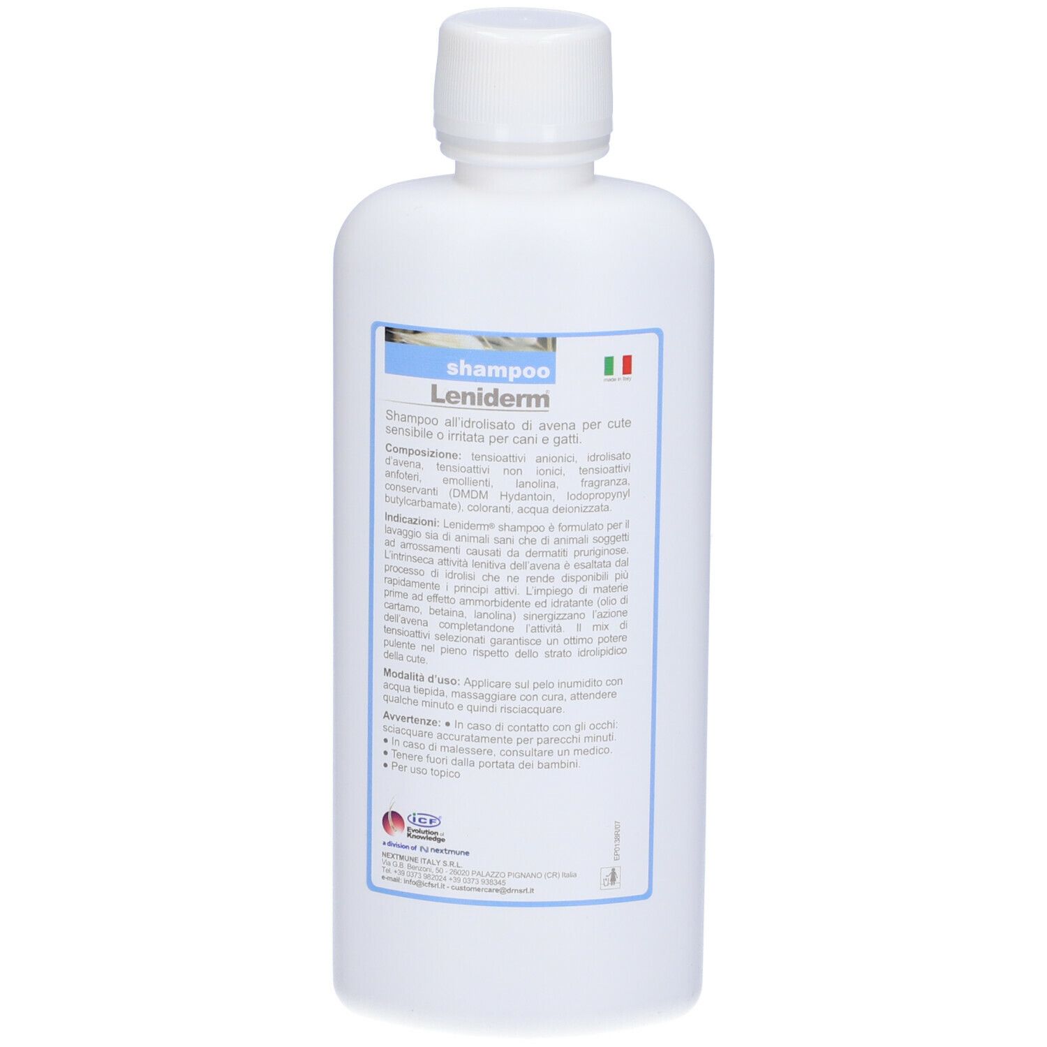 Flacone bianco con tappo bianco. Etichetta con informazioni sul prodotto e logo Leniderm. Bandiera italiana. Testo in italiano.
