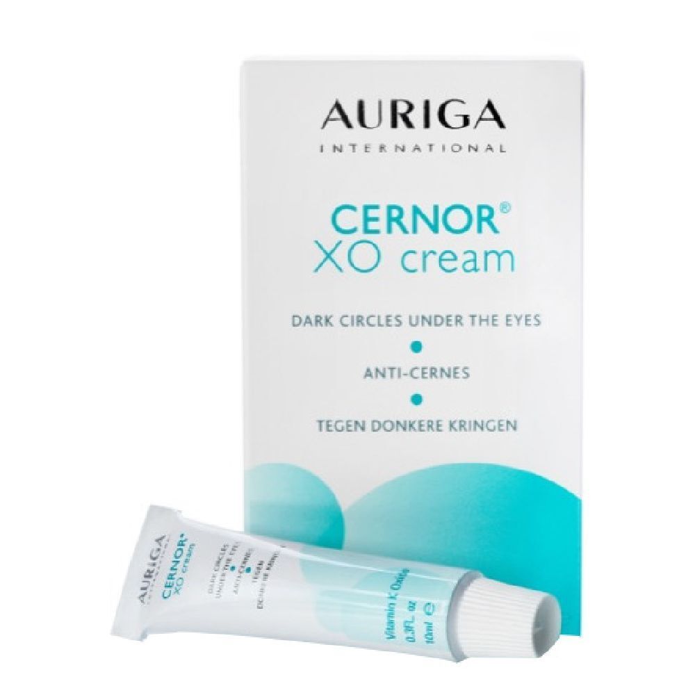 Confezione prodotto con tubo e scatola. Sulla scatola si legge "Cernor XO cream" e "Anti-Cernes". Il tubo è azzurro e bianco.