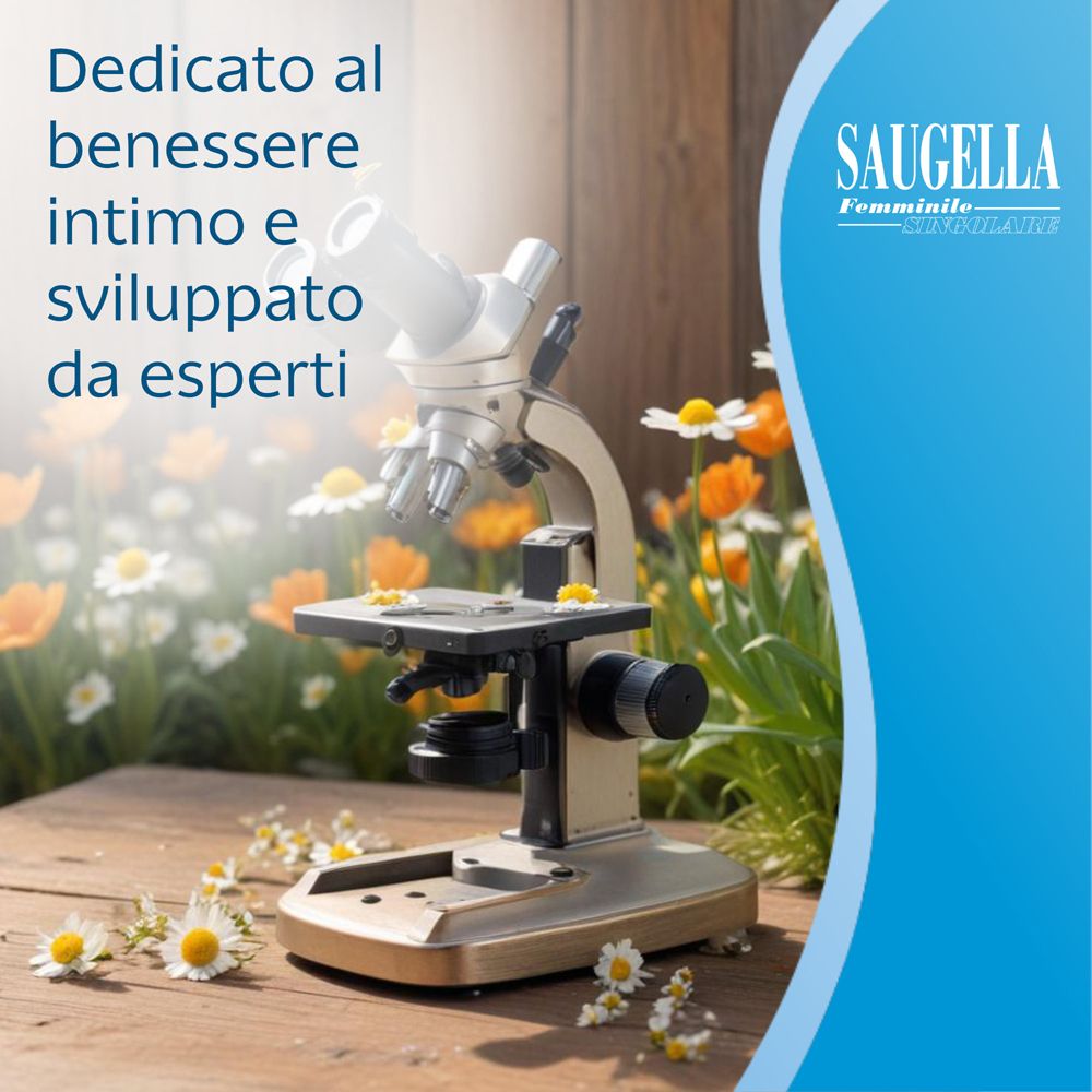 Mikroskop auf Holzoberfläche mit Gänseblümchen. Text auf Italienisch: SAUGELLA.