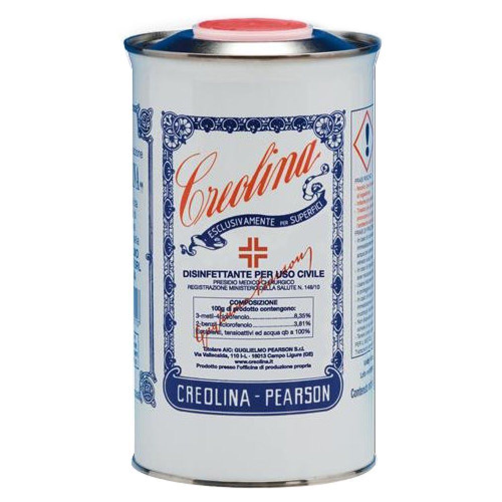 Barattolo cilindrico con coperchio rosso. Scritta 'Creolina' e 'Disinfettante'. Decorazioni blu e rosse.