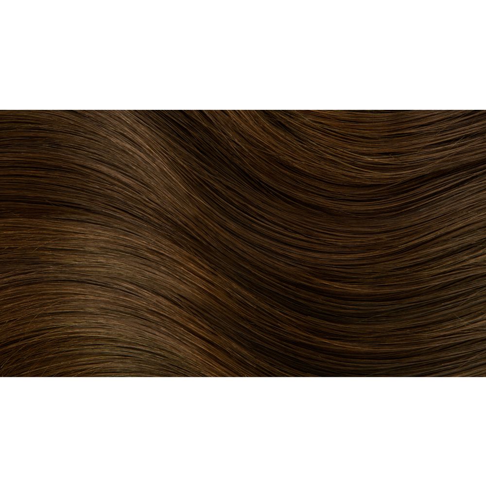 Strähnen von braunem Haar. Wellenstruktur. Helle und dunkle Farbnuancen.