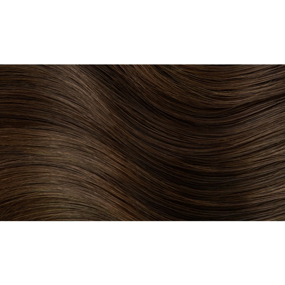Haarsträhnen in Aschbraun. Natürliche Haarfarbe mit Farbverlauf.